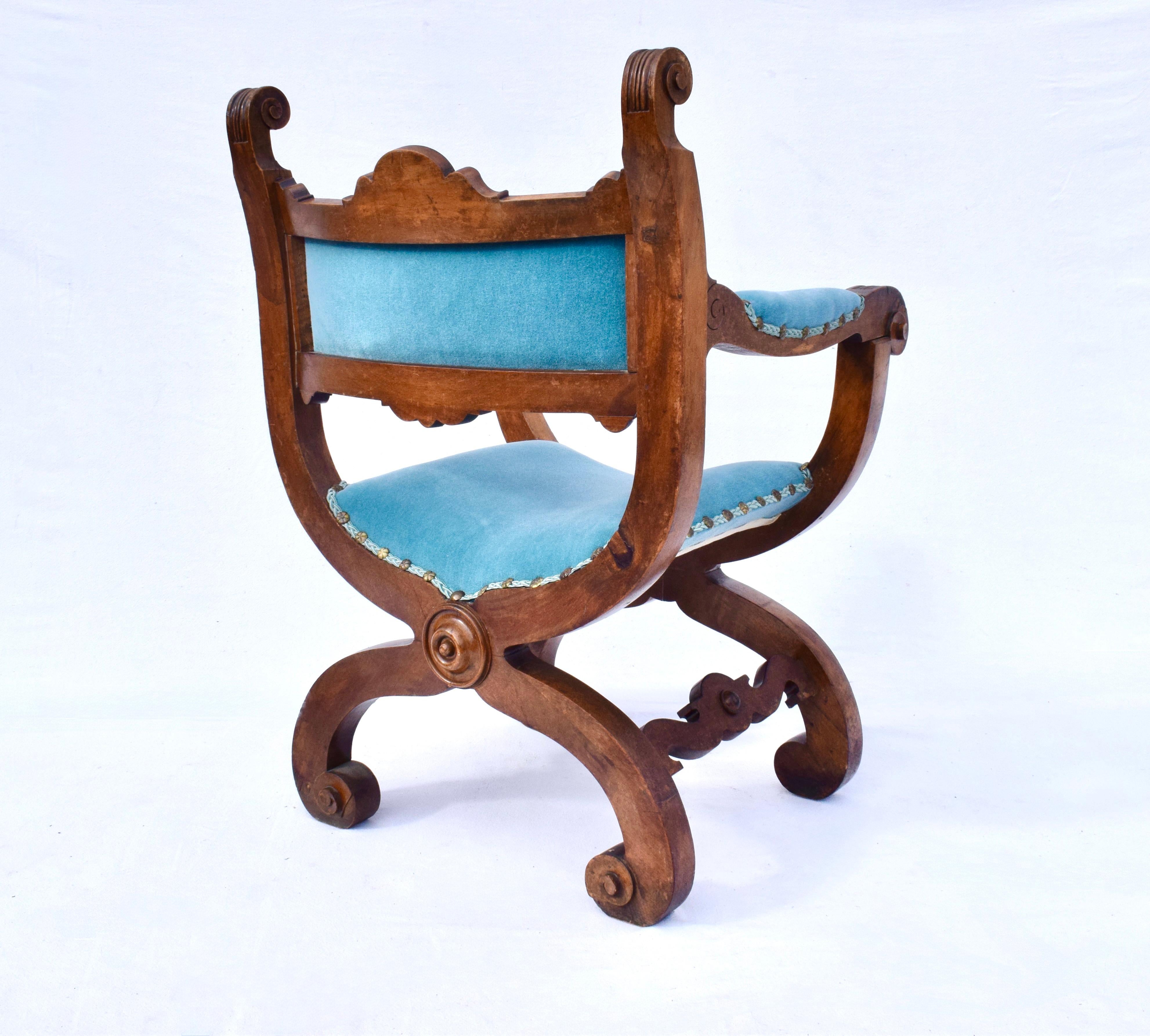 Antique French Curule Thronsessel aus Mohair im Angebot 1