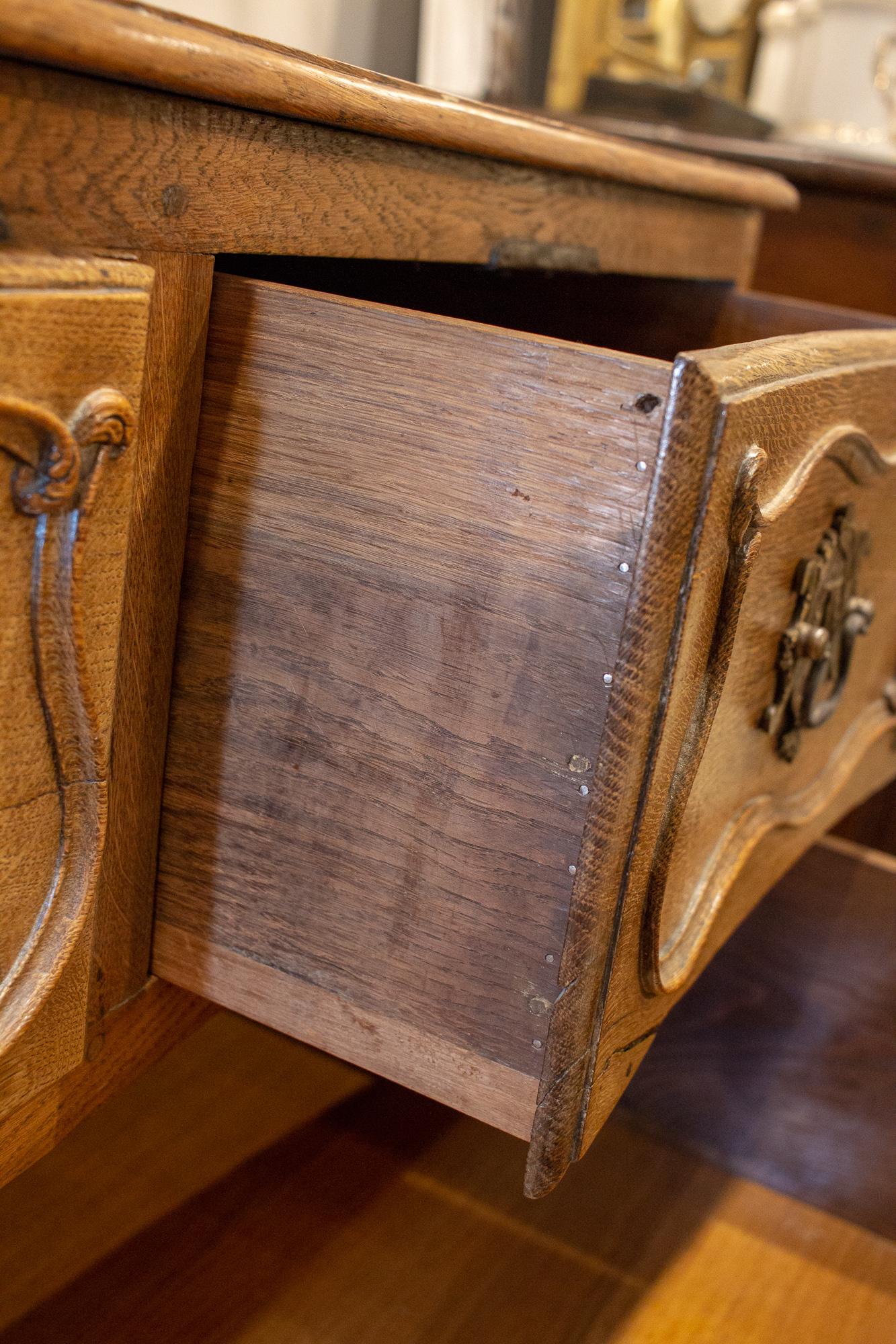 Antique French Curved-Front Chest of Drawers, circa 1900 2