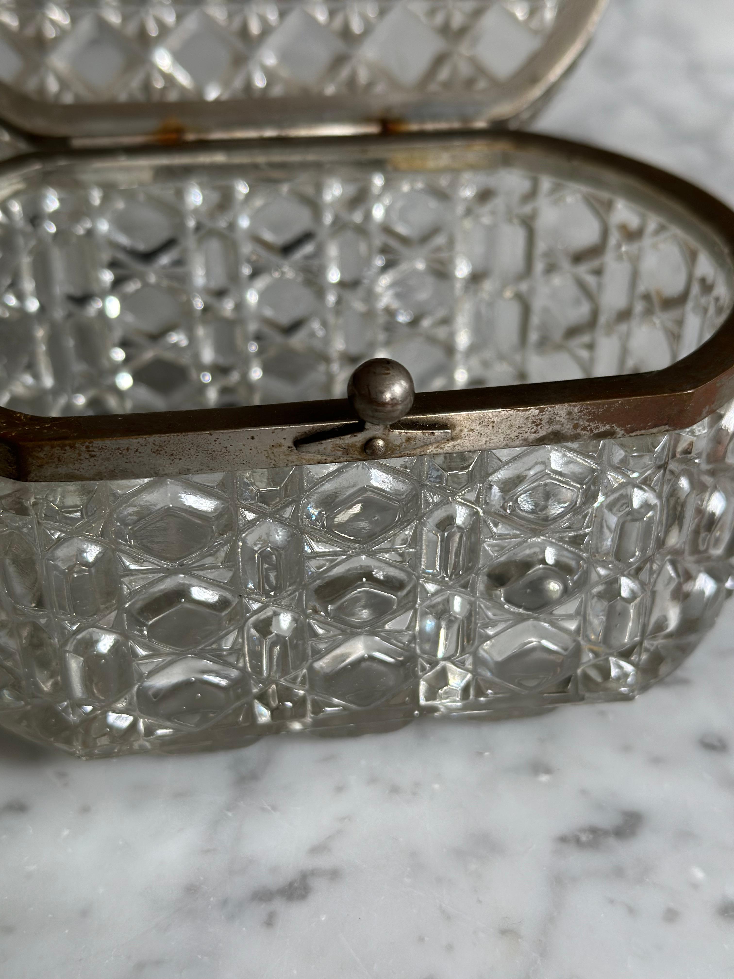 French pressed Glass  Jewelry Box, Vanity Box, or Candy Dish 7