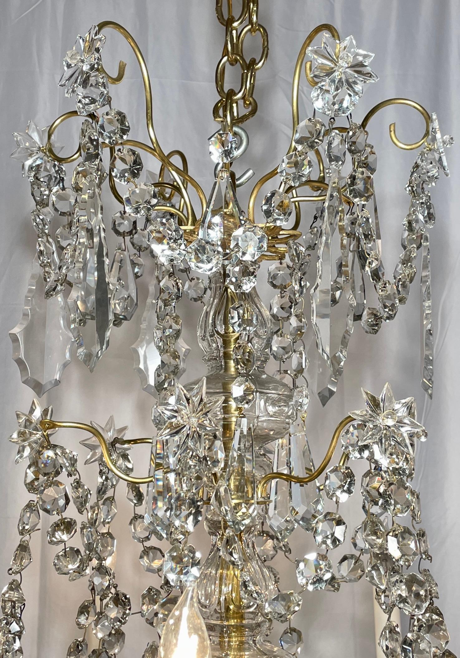 Antique French Cut Crystal and Gold Bronze 12-Light Chandelier, Circa 1875-1895. In Good Condition For Sale In New Orleans, LA
