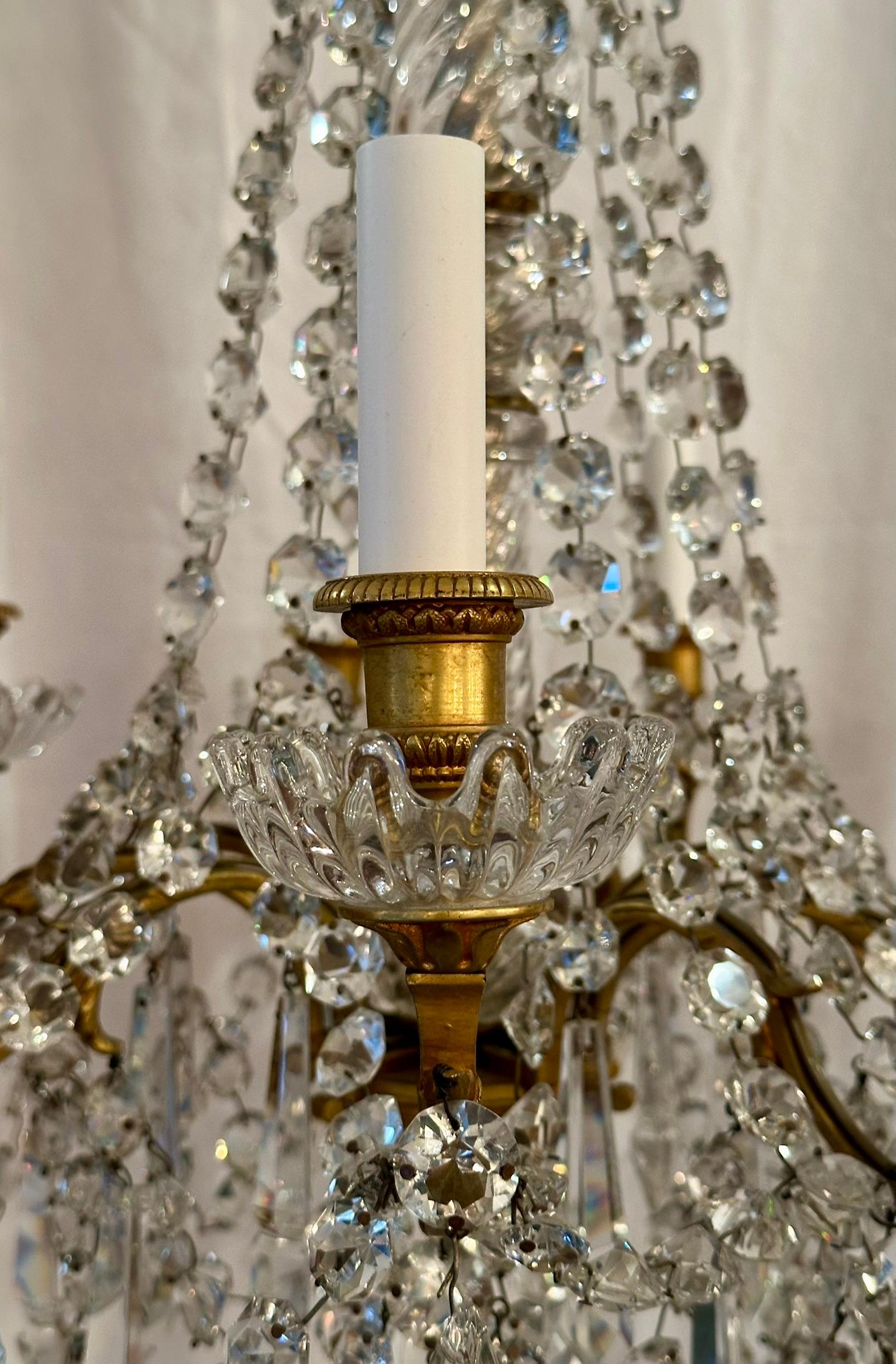 Bronze Lustre ancien à 8 lumières en cristal taillé français et bronze doré, vers 1890. en vente