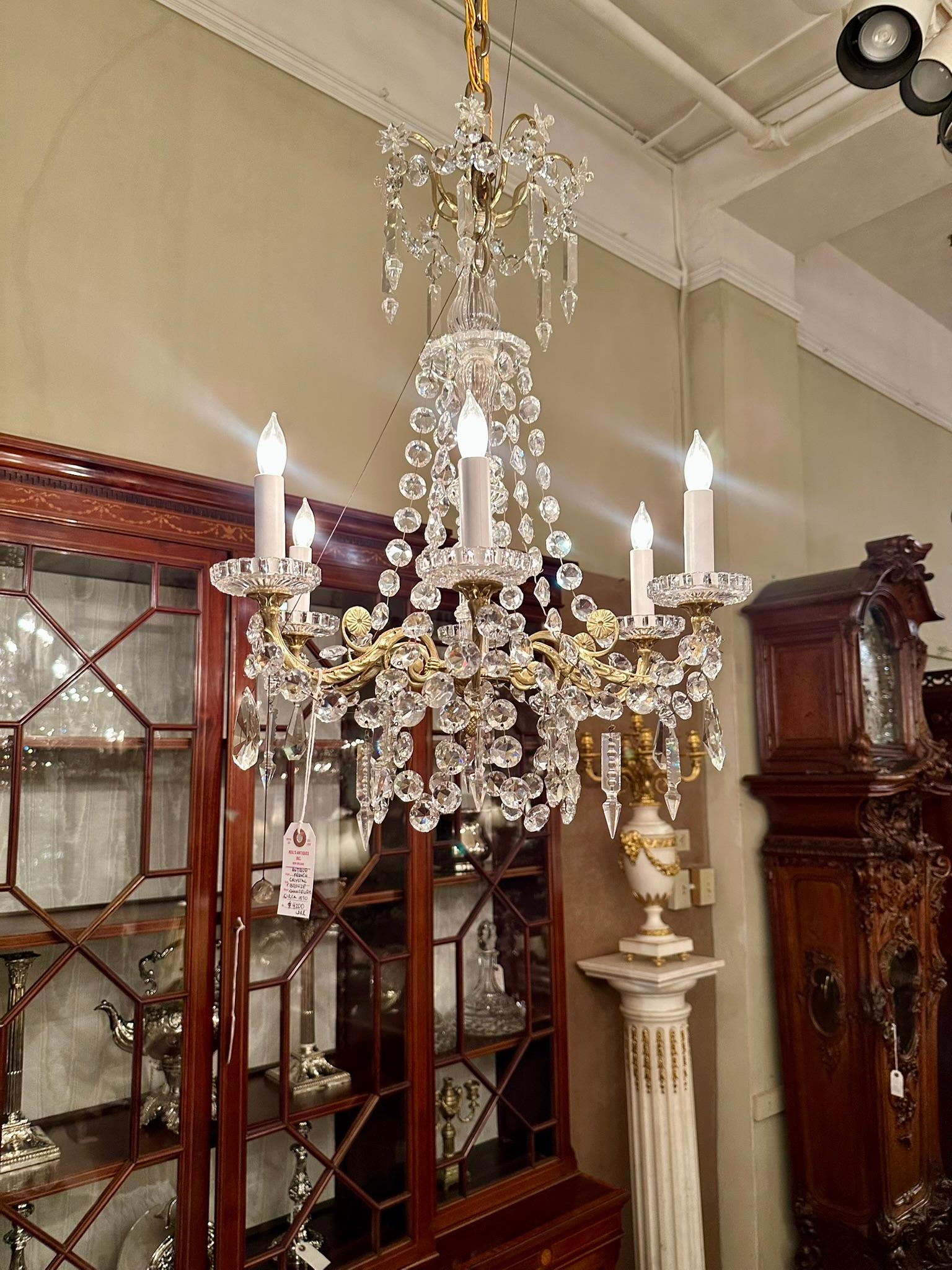 Lustre ancien en cristal taillé et bronze doré, Circa 1890. en vente 6