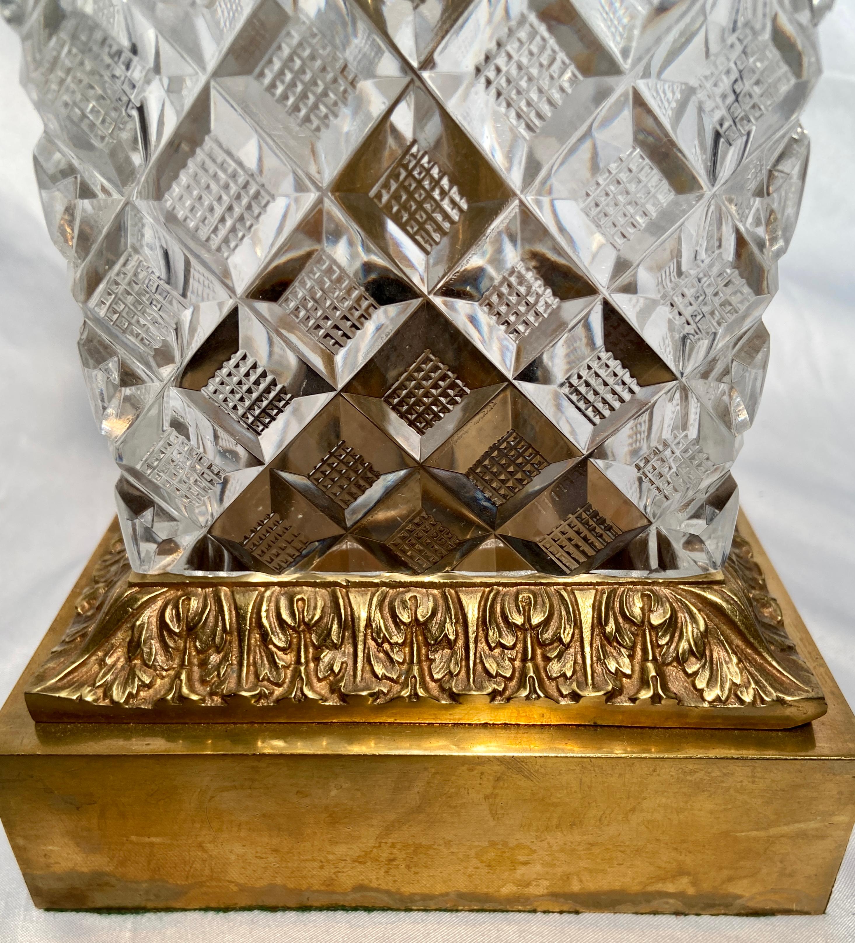 Bronze Lampe française ancienne en cristal taillé et bronze doré, vers 1900 en vente