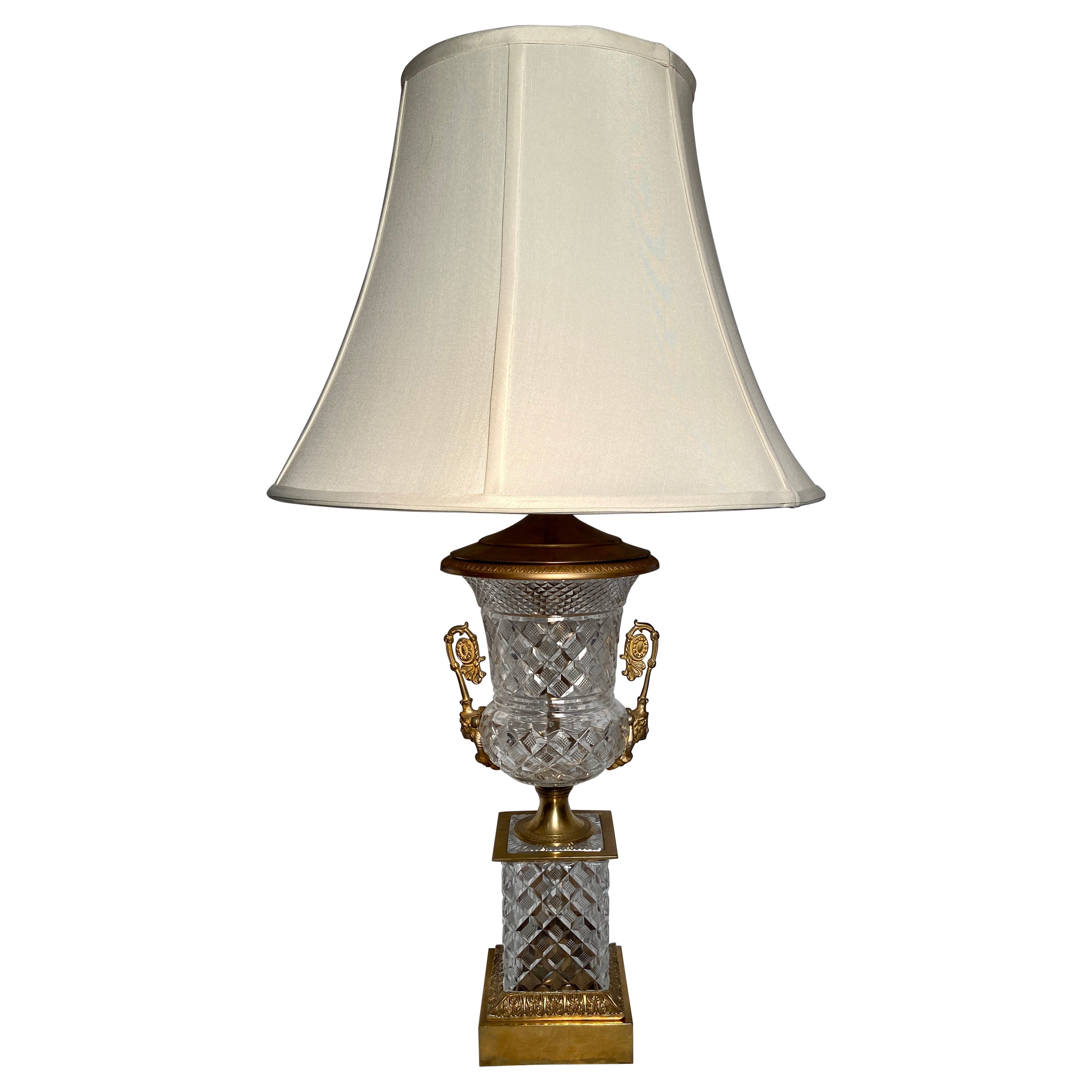 Antigua Lámpara Francesa de Cristal Tallado y Bronce Dorado, Circa 1900
