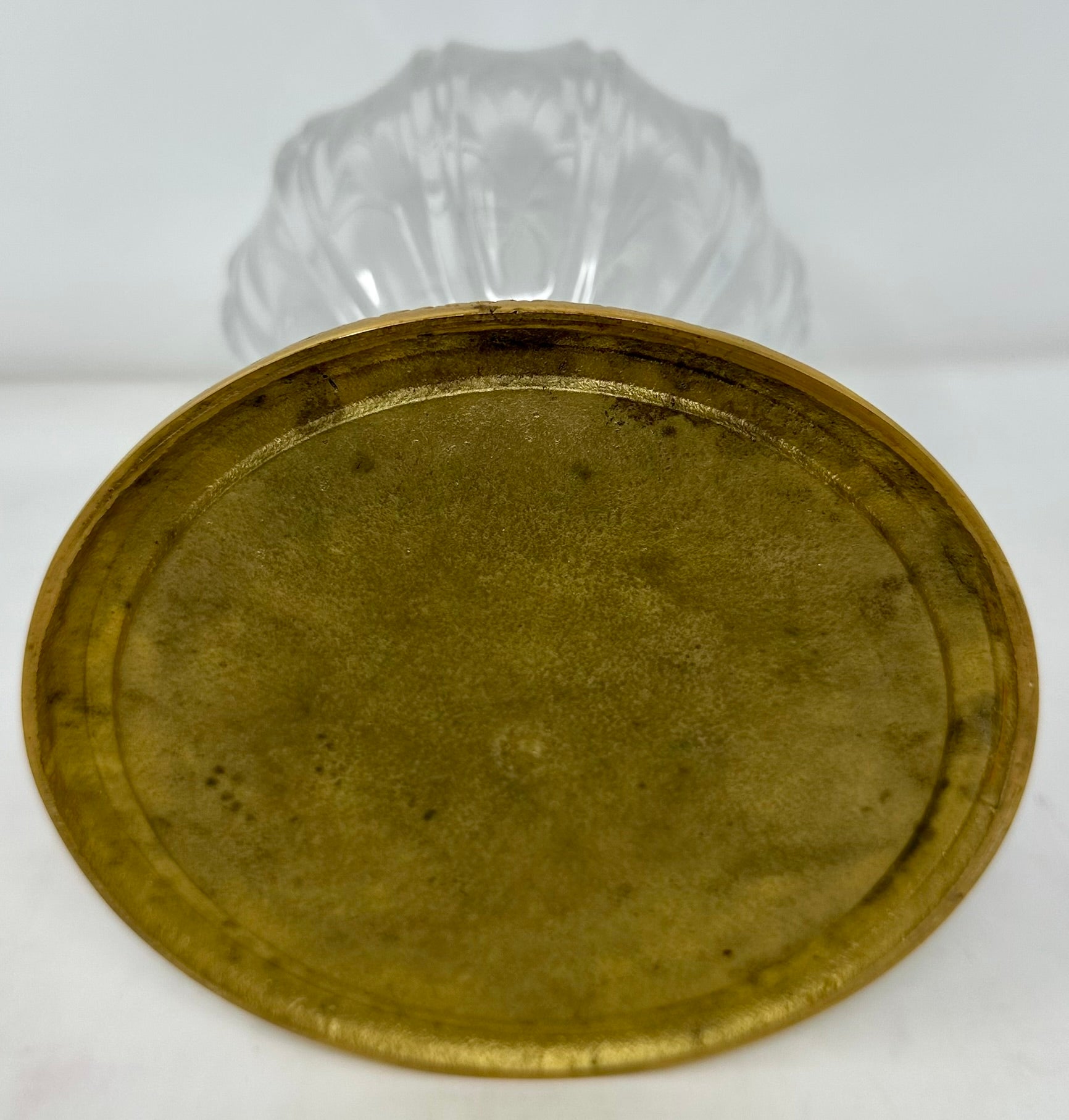 XIXe siècle Ancien poteau de Newel en cristal taillé français sur base en bronze doré, Circa 1890. en vente