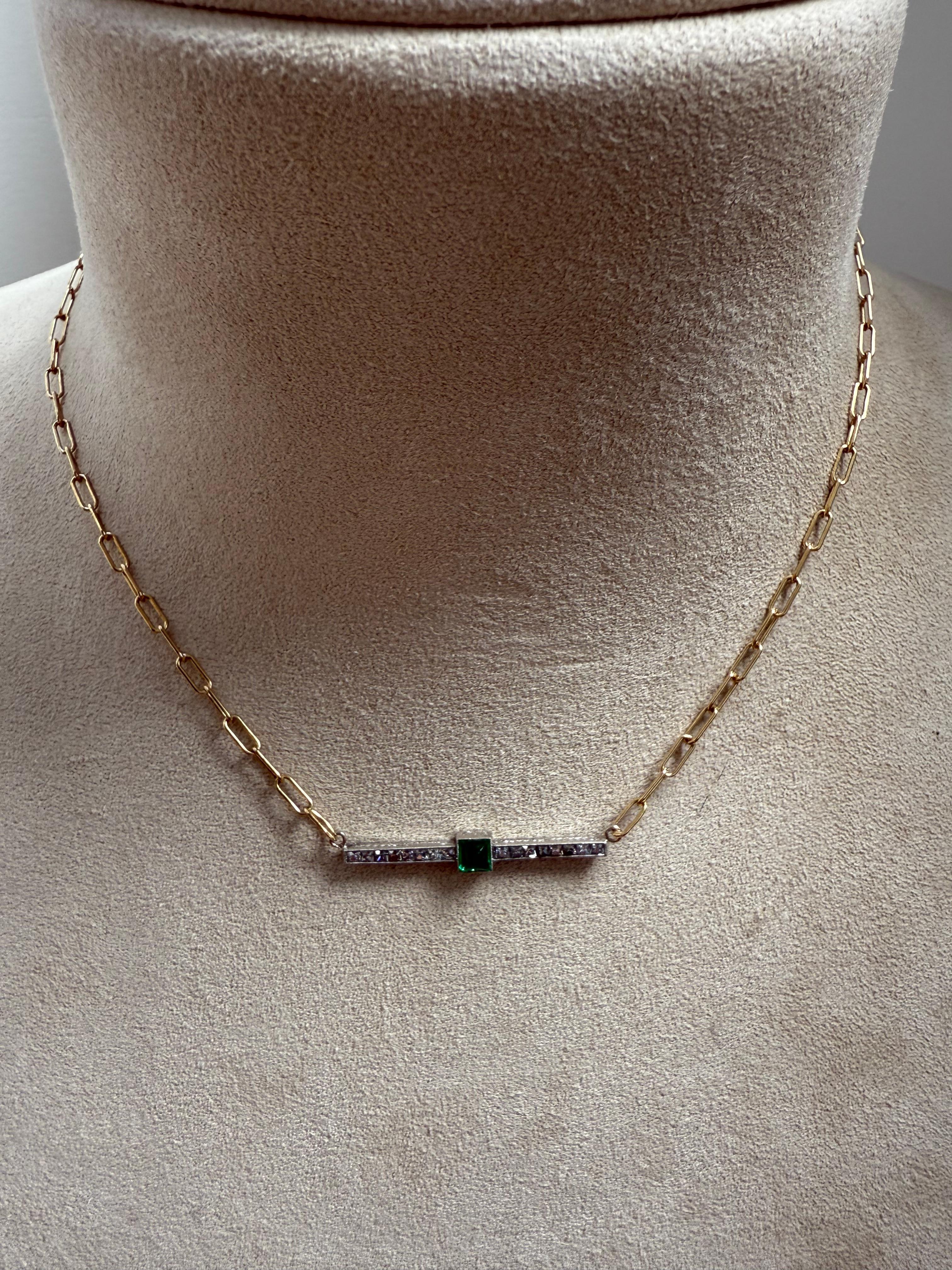 Collier ancien en or 18 carats avec diamants taille française et émeraudes taillées en forme de pain de sucre Unisexe en vente