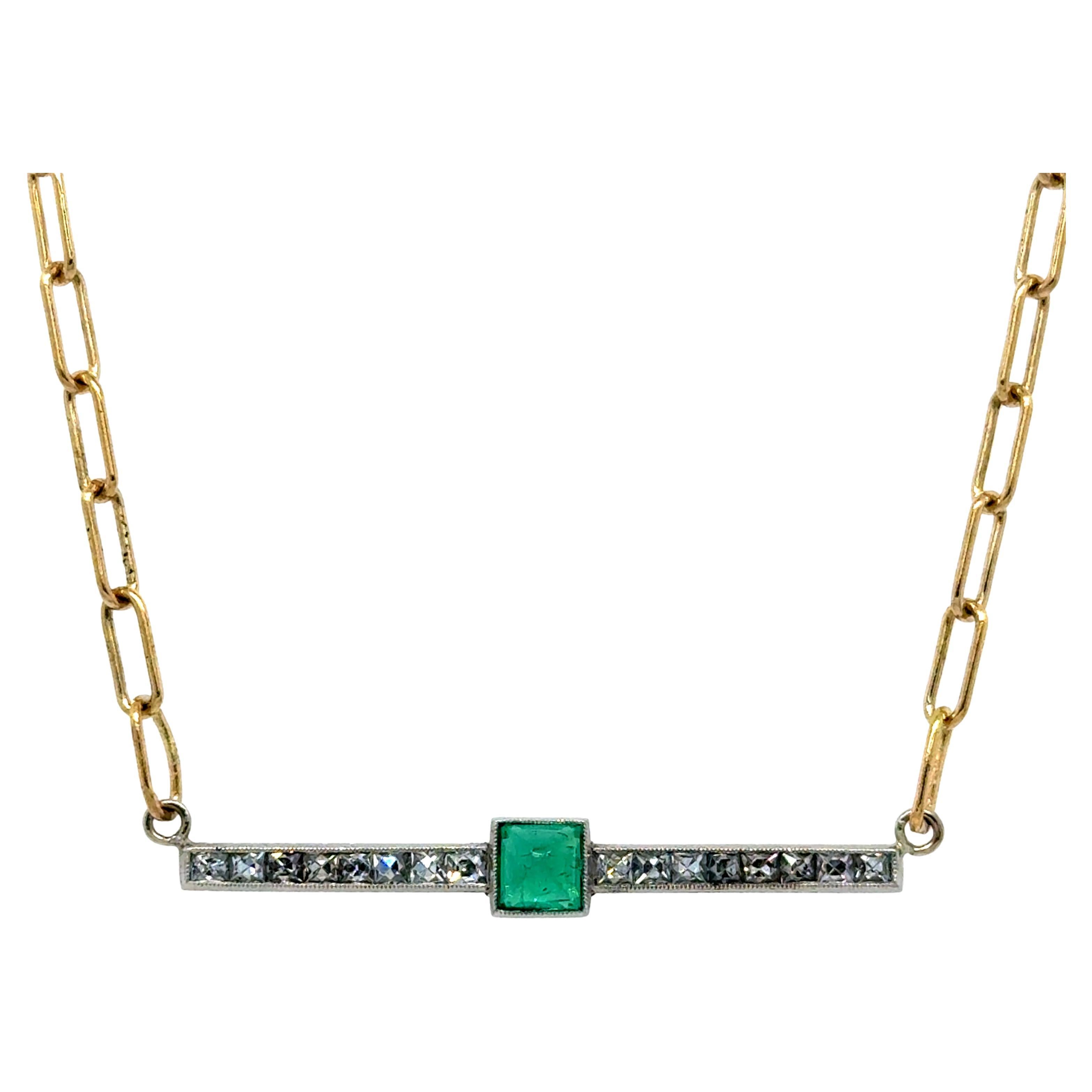 Collier ancien en or 18 carats avec diamants taille française et émeraudes taillées en forme de pain de sucre en vente