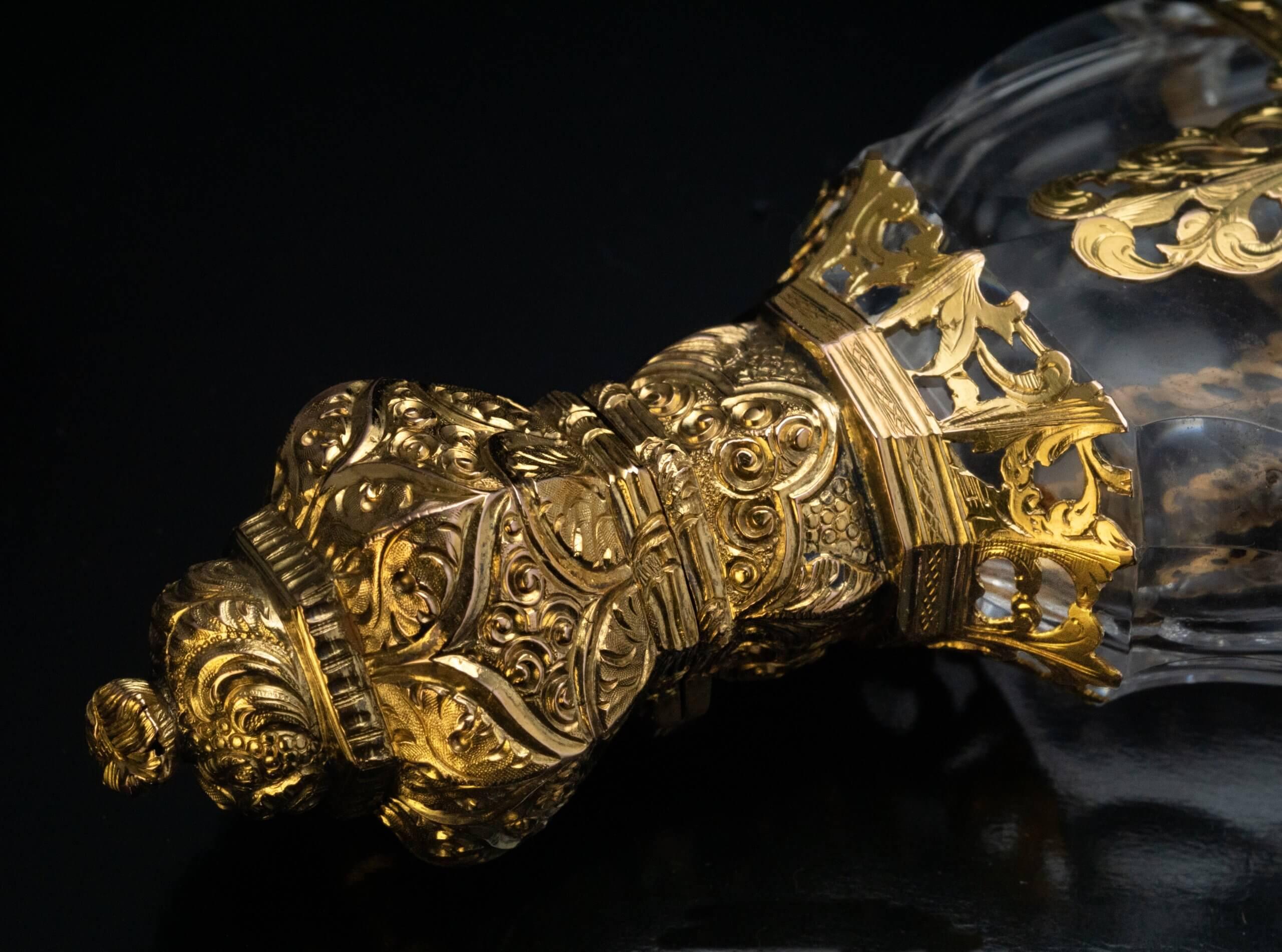 da uomo o donna Antique French Cut Glass Gold Scent Perfume Bottle 1850s in vendita