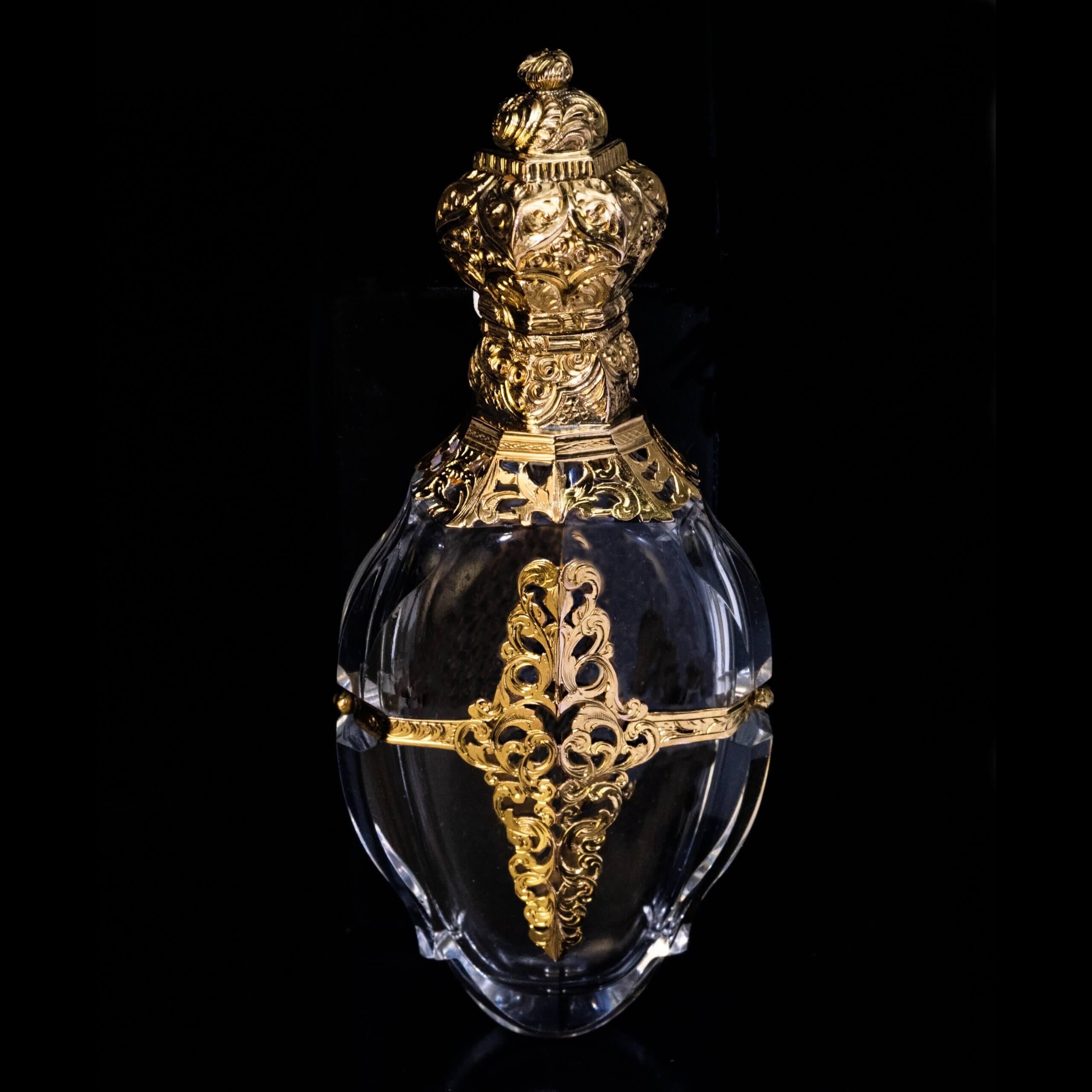 Antique French Cut Glass Gold Scent Perfume Bottle 1850s in vendita 2