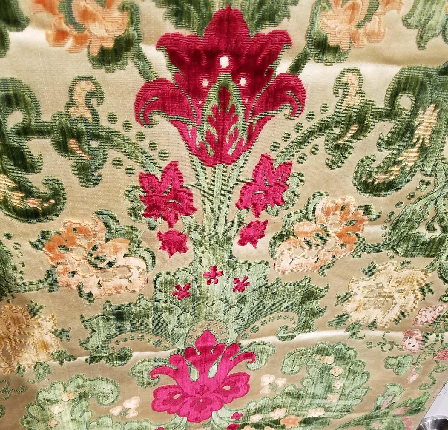 Antique French Cut velvet Silk Textile In Good Condition For Sale In New York, NY