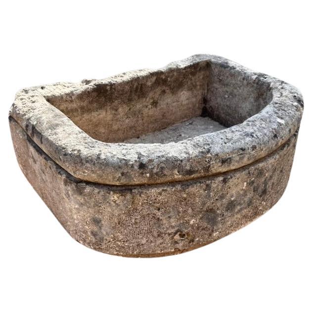Ancienne auge ou jardinière en pierre calcaire en forme de D French, 19e siècle en vente