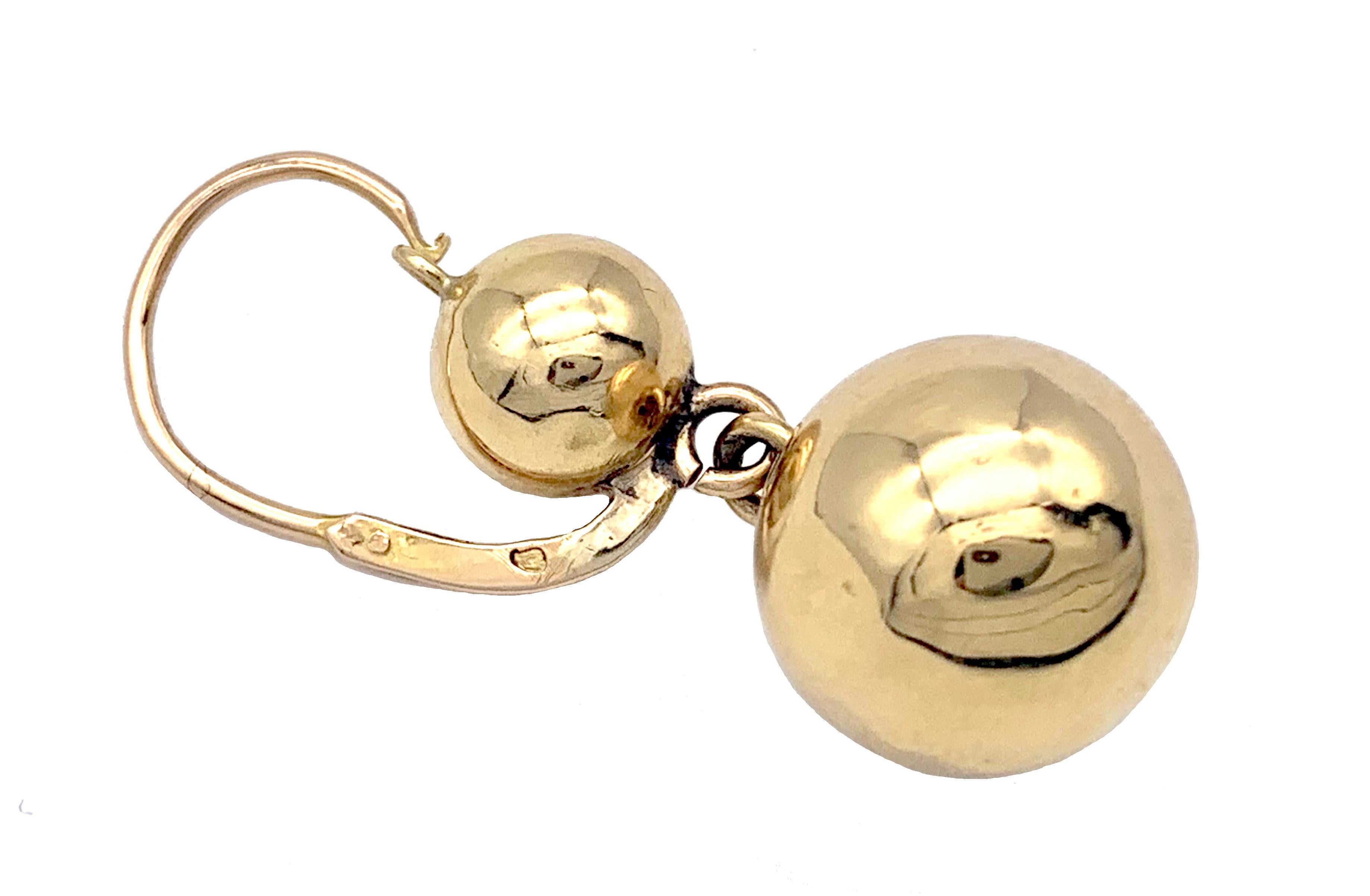 Boucles d'oreilles pendantes françaises anciennes en or jaune 18 carats Bon état - En vente à Munich, Bavaria
