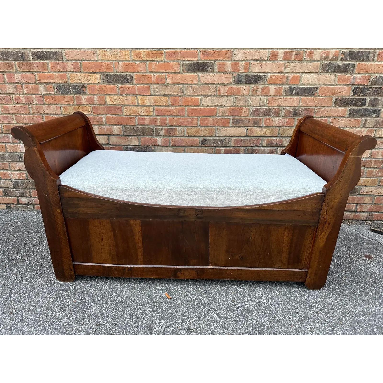 Late 19th Century Antique French Day Bed For Sale