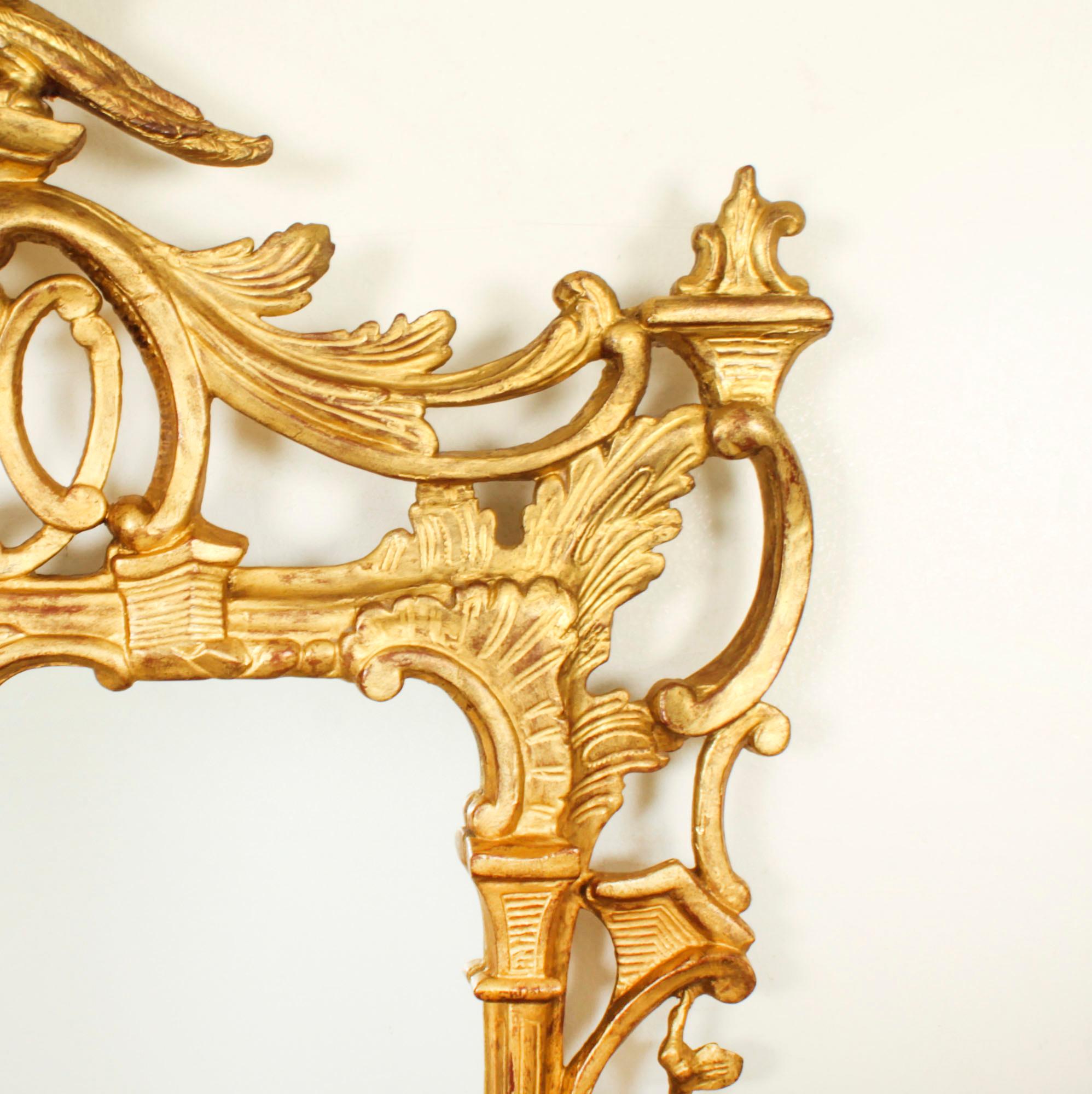 Français Antique miroir décoratif français en bois doré 19ème siècle 127 x 77 cm en vente