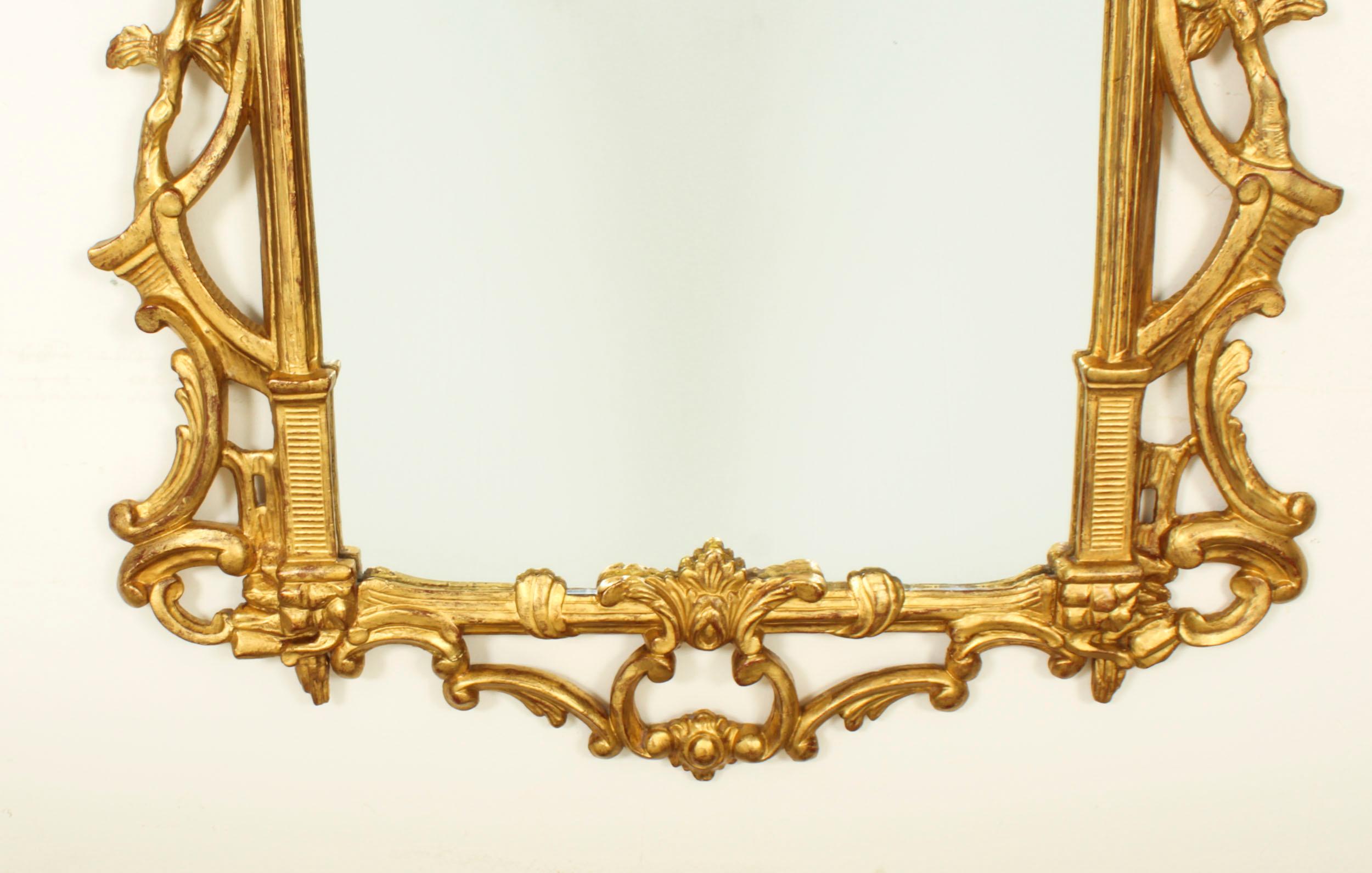 Antique miroir décoratif français en bois doré 19ème siècle 127 x 77 cm Bon état - En vente à London, GB