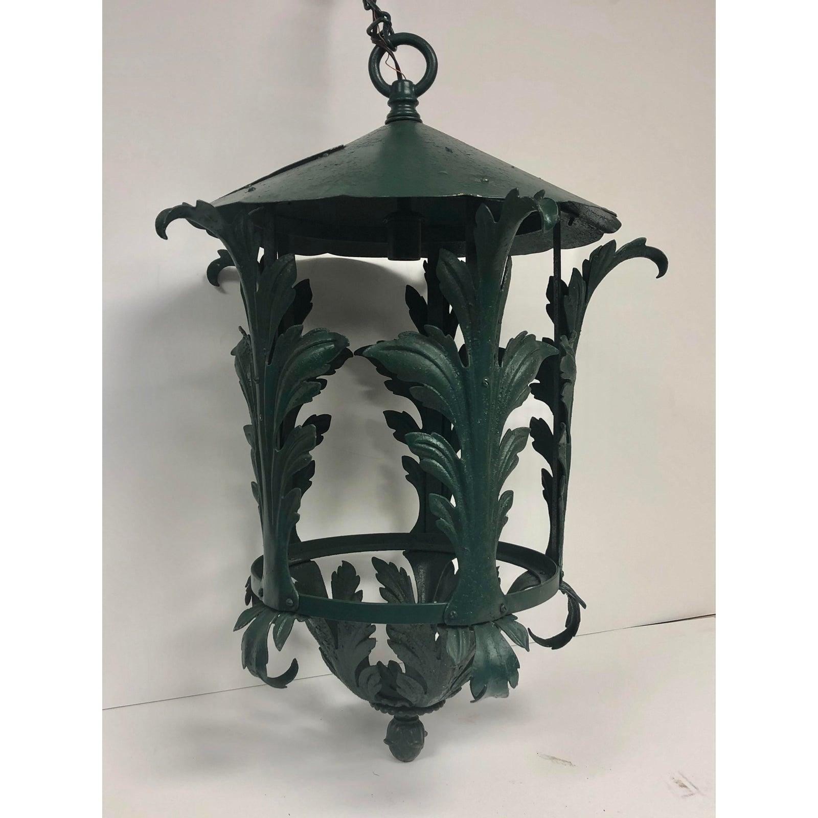 Antique French Decorative Green Lantern In Good Condition For Sale In Chicago, IL
