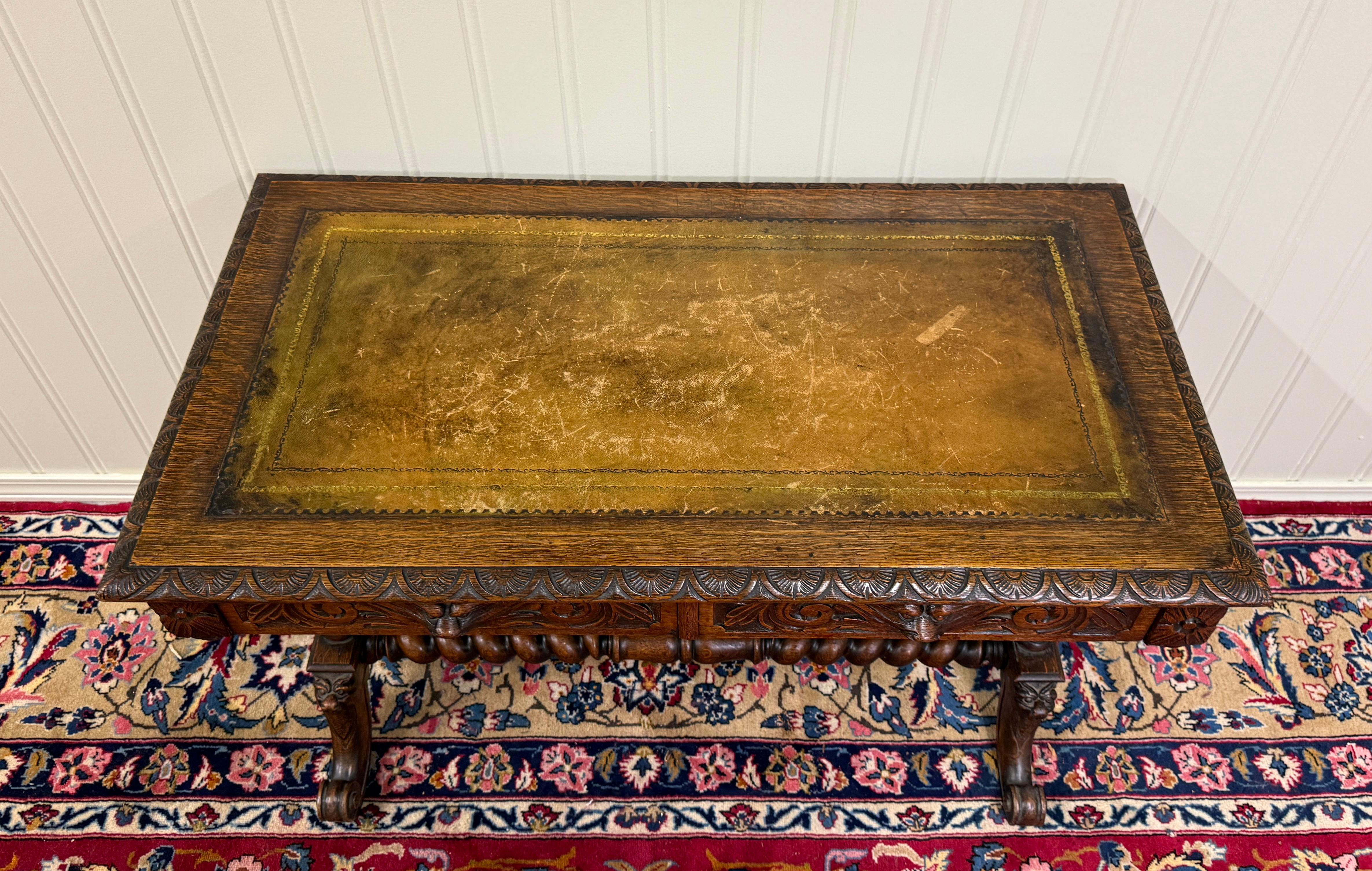 Antique French Desk Table with Drawer Oak Leather Top Barley Twist Entry Table en vente 3