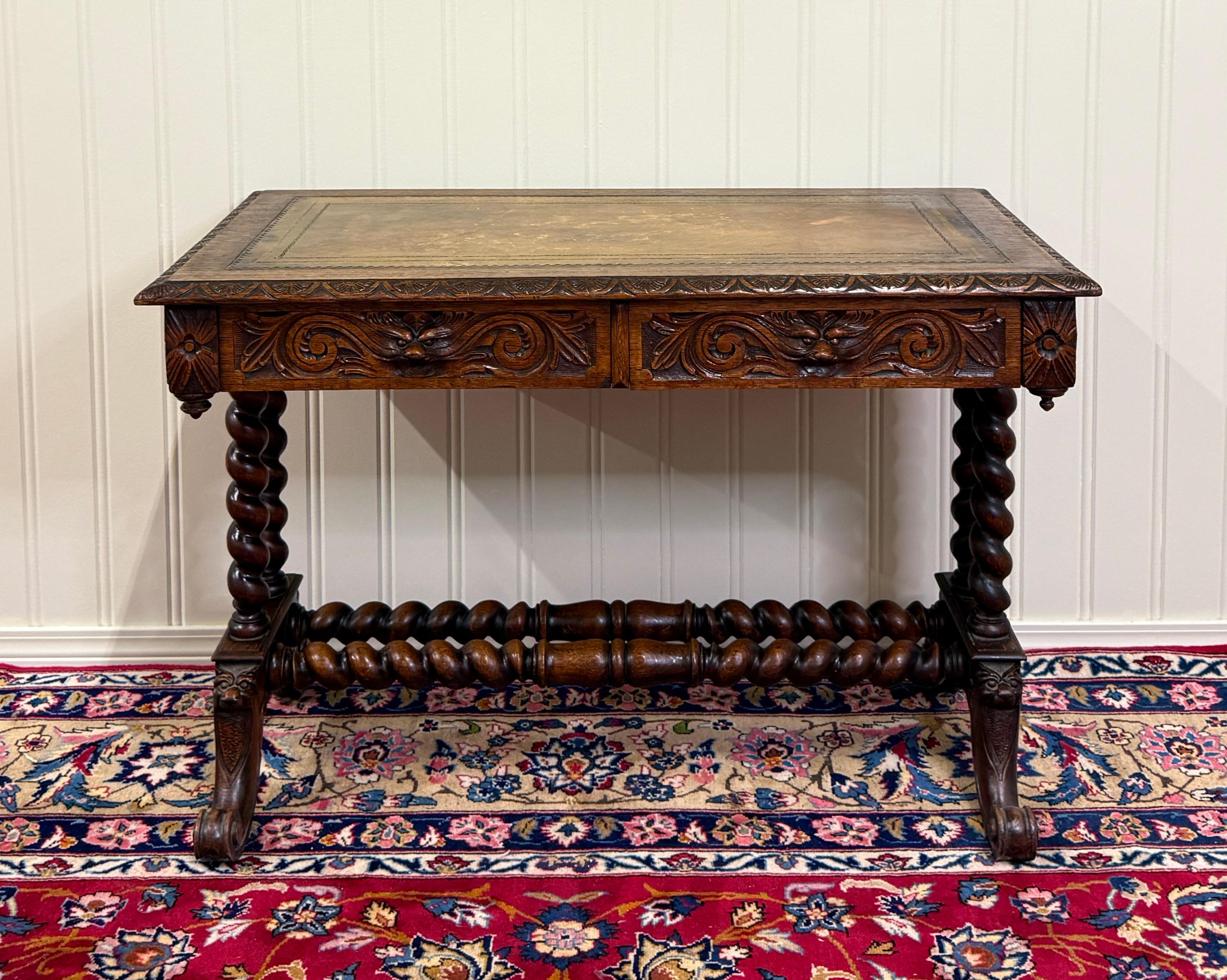 Néo-Renaissance Antique French Desk Table with Drawer Oak Leather Top Barley Twist Entry Table en vente