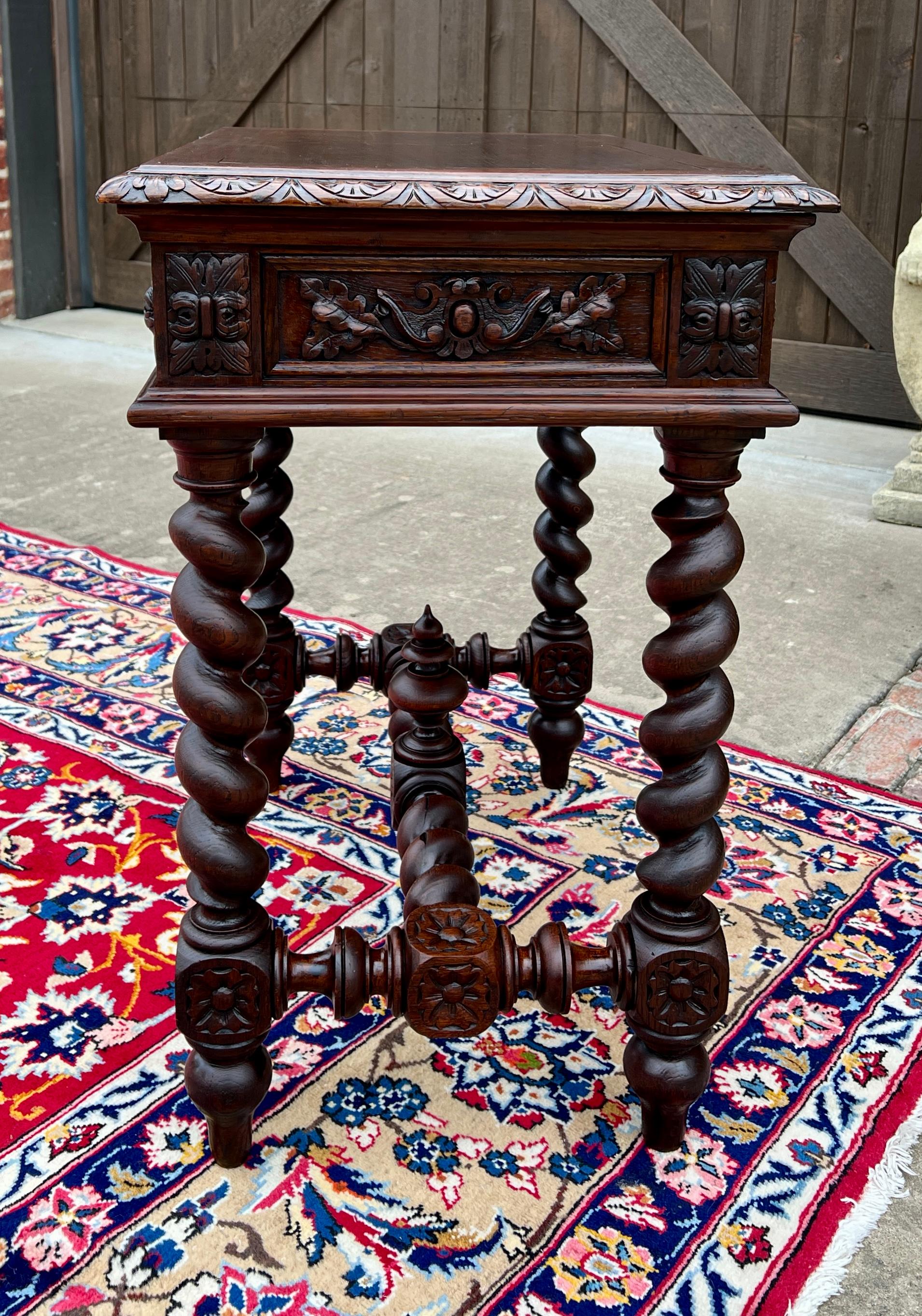 Antique French Escritorio Mesa de Escribir Mesilla de Noche PETITE c/ Cajón Barley Twist Roble Tallado en venta