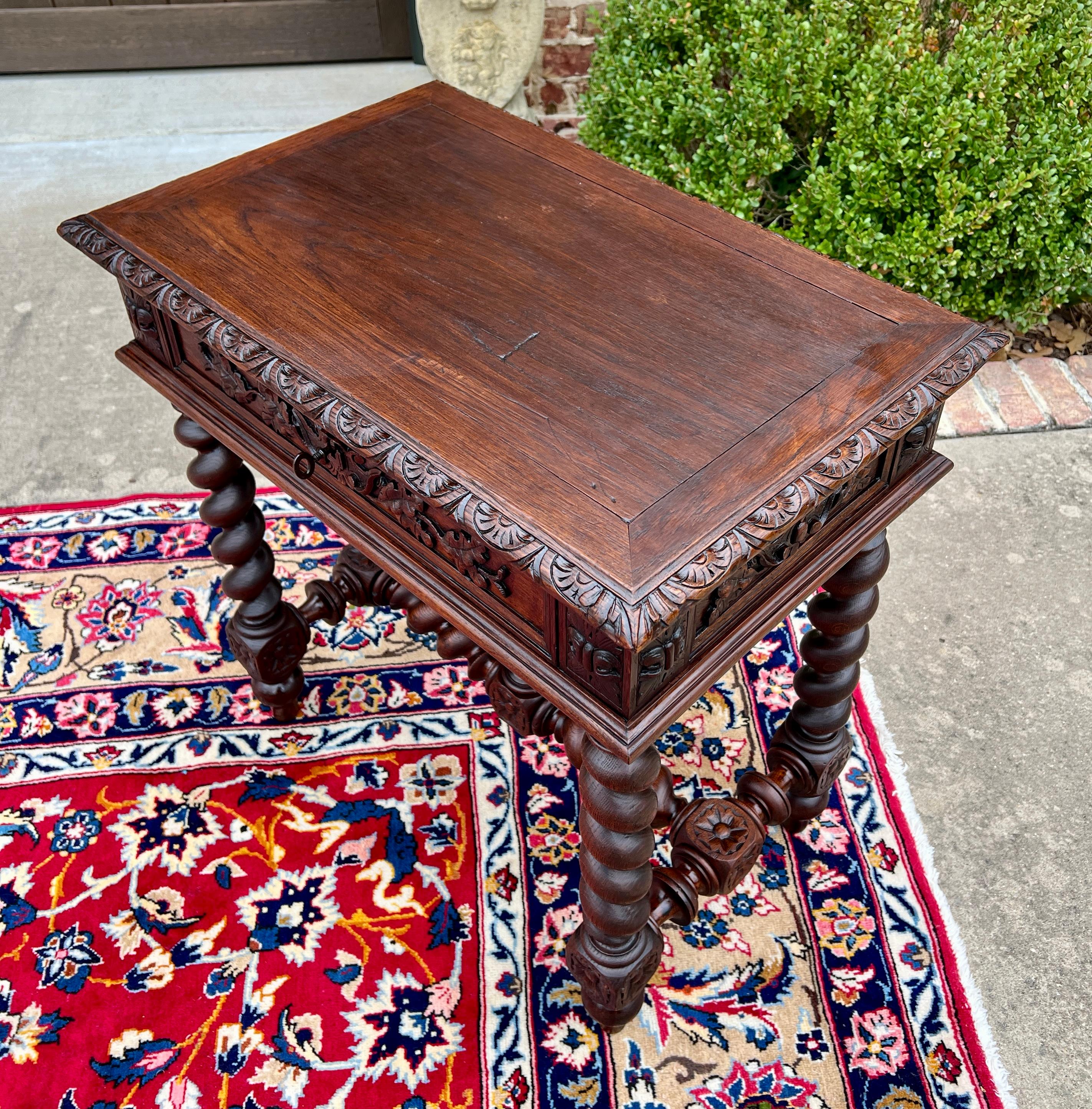 Antique French Escritorio Mesa de Escribir Mesilla de Noche PETITE c/ Cajón Barley Twist Roble principios del siglo XX en venta