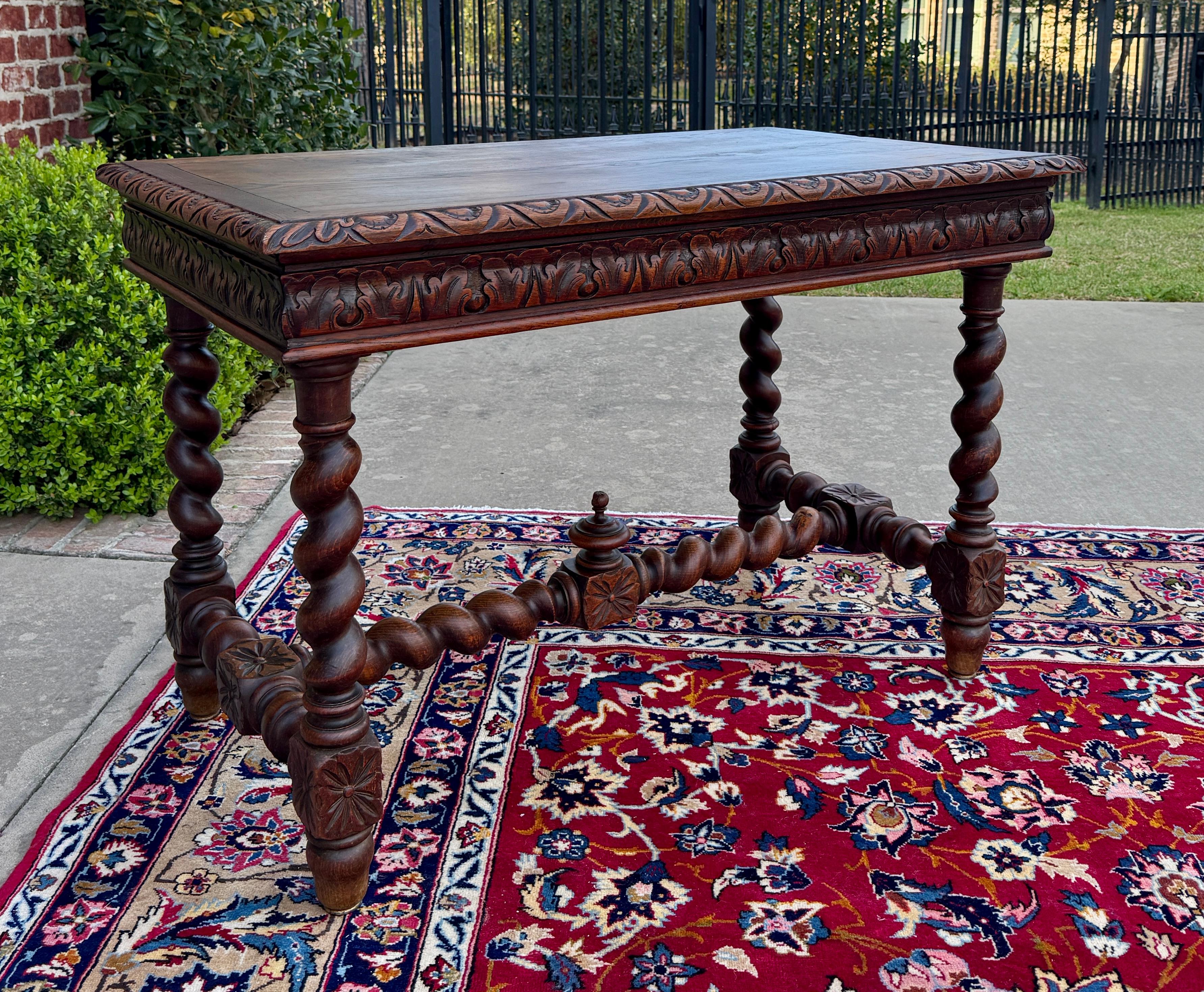 Ancienne table de bureau française Renaissance avec tiroir en chêne torsadé vers 1920 en vente 12