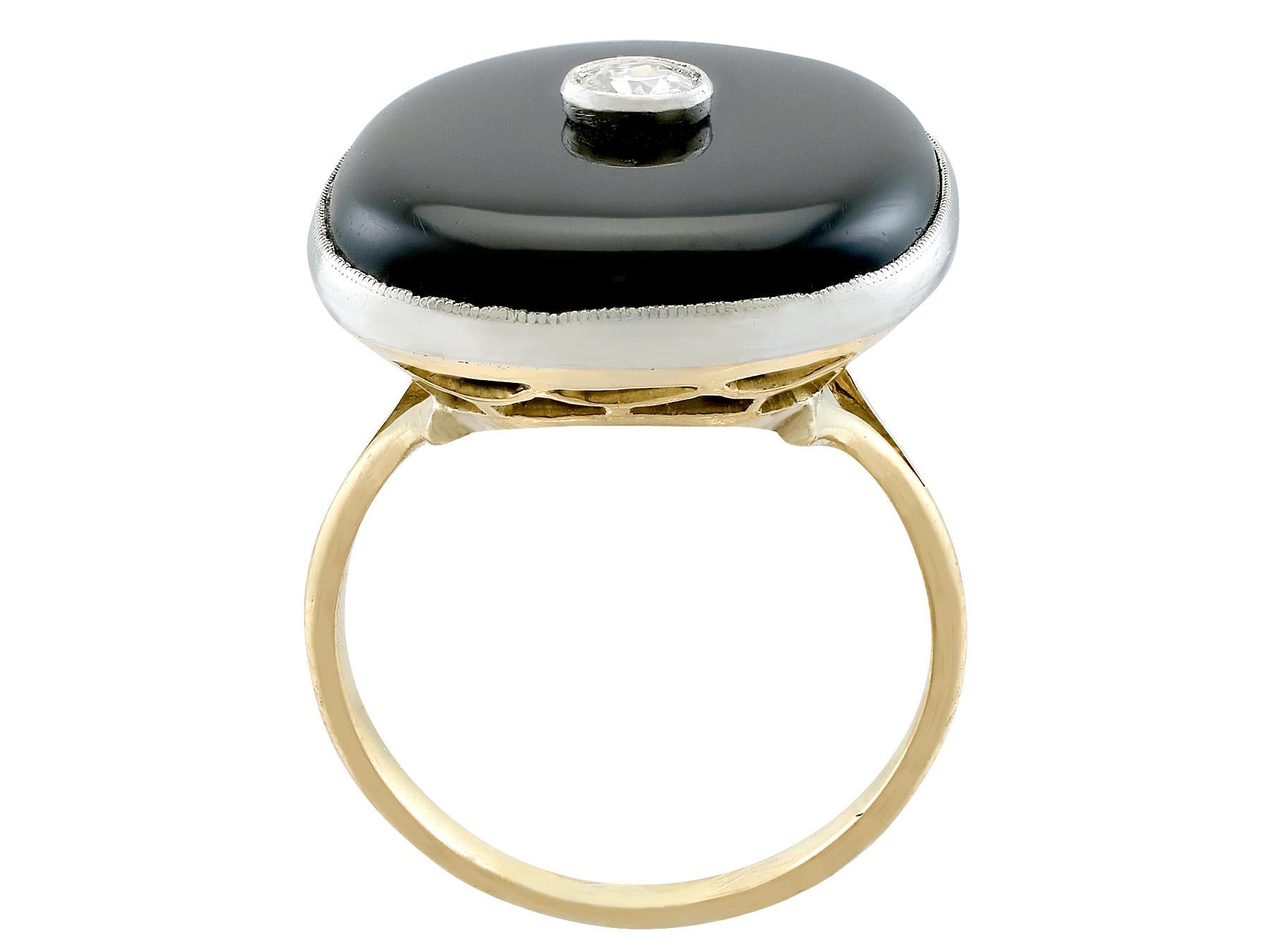 Antique French Diamond and Onyx Yellow Gold Dress Ring In Excellent Condition In Jesmond, Newcastle Upon Tyne
