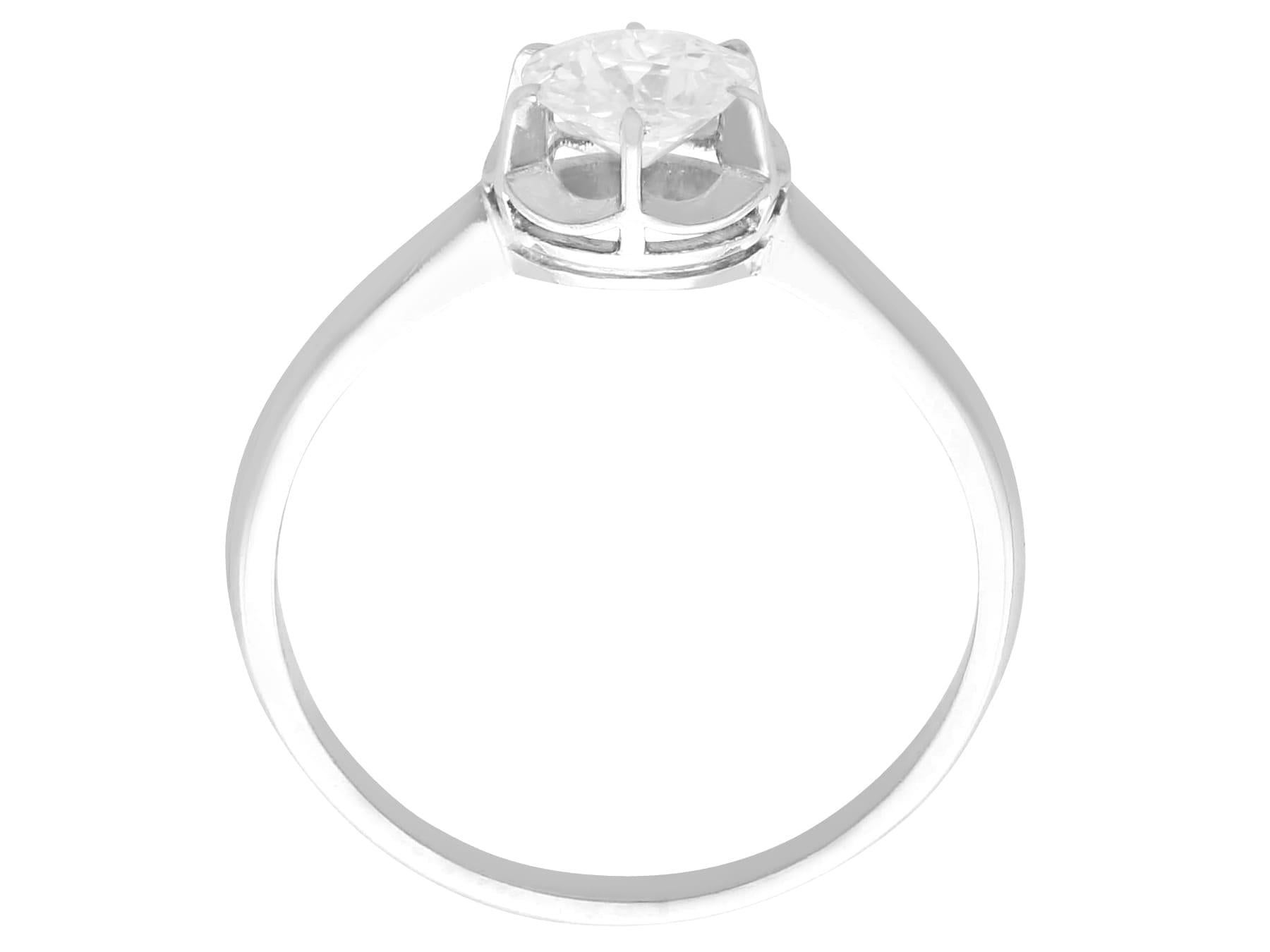 Antiker französischer Solitär-Ring aus Platin mit Diamant und Platin im Angebot 1