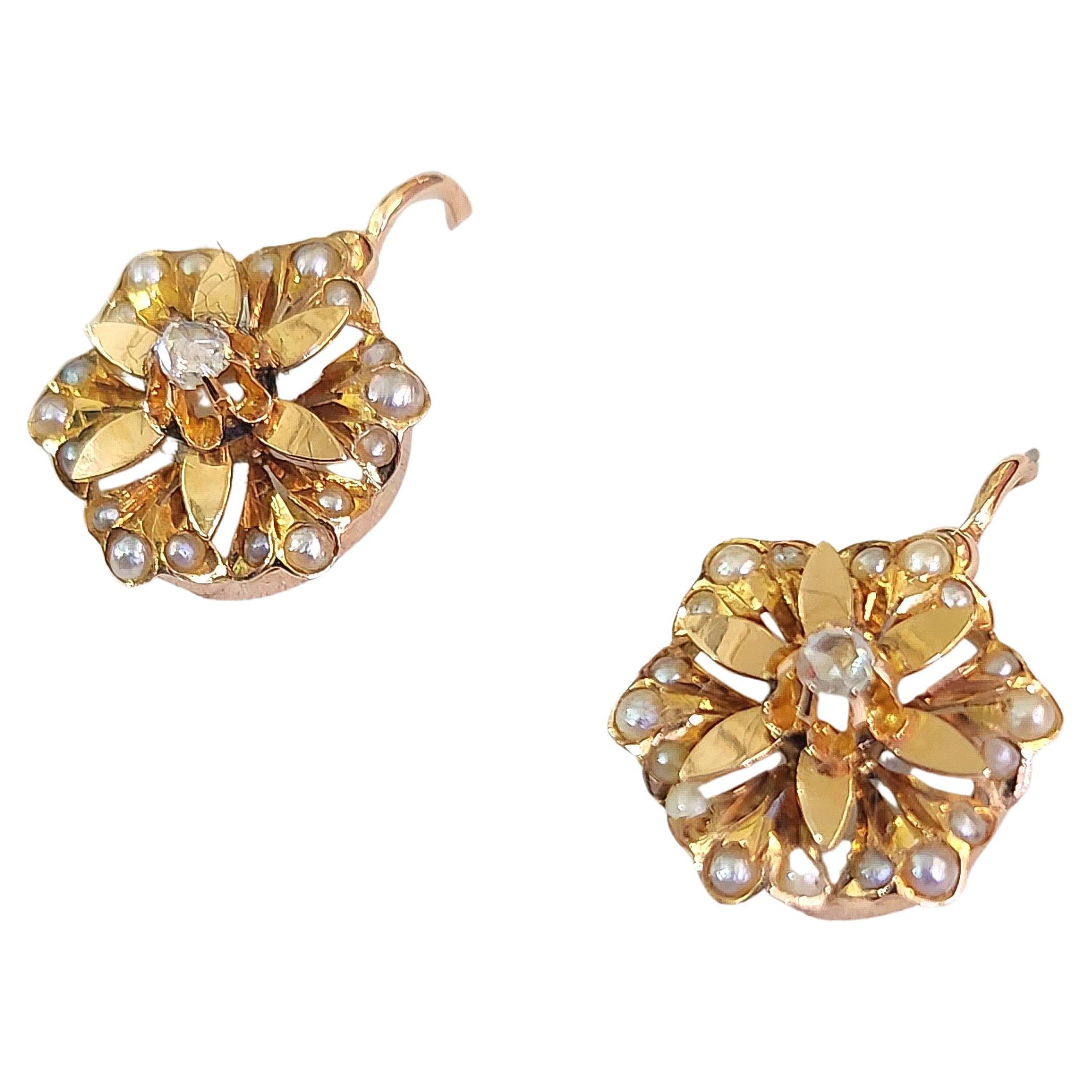 Antique French Orecchini con diamanti e perle di mare in oro 18 carati In condizioni ottime in vendita a Cairo, EG