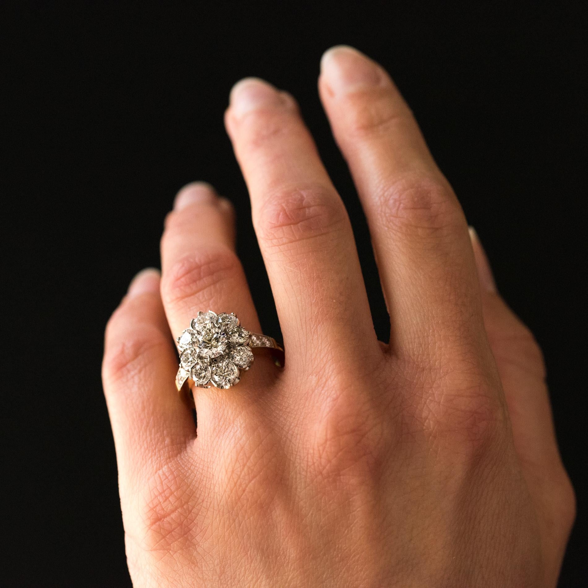 Antique Style French Diamond Daisy Cluster Engagement Ring In New Condition In Poitiers, FR