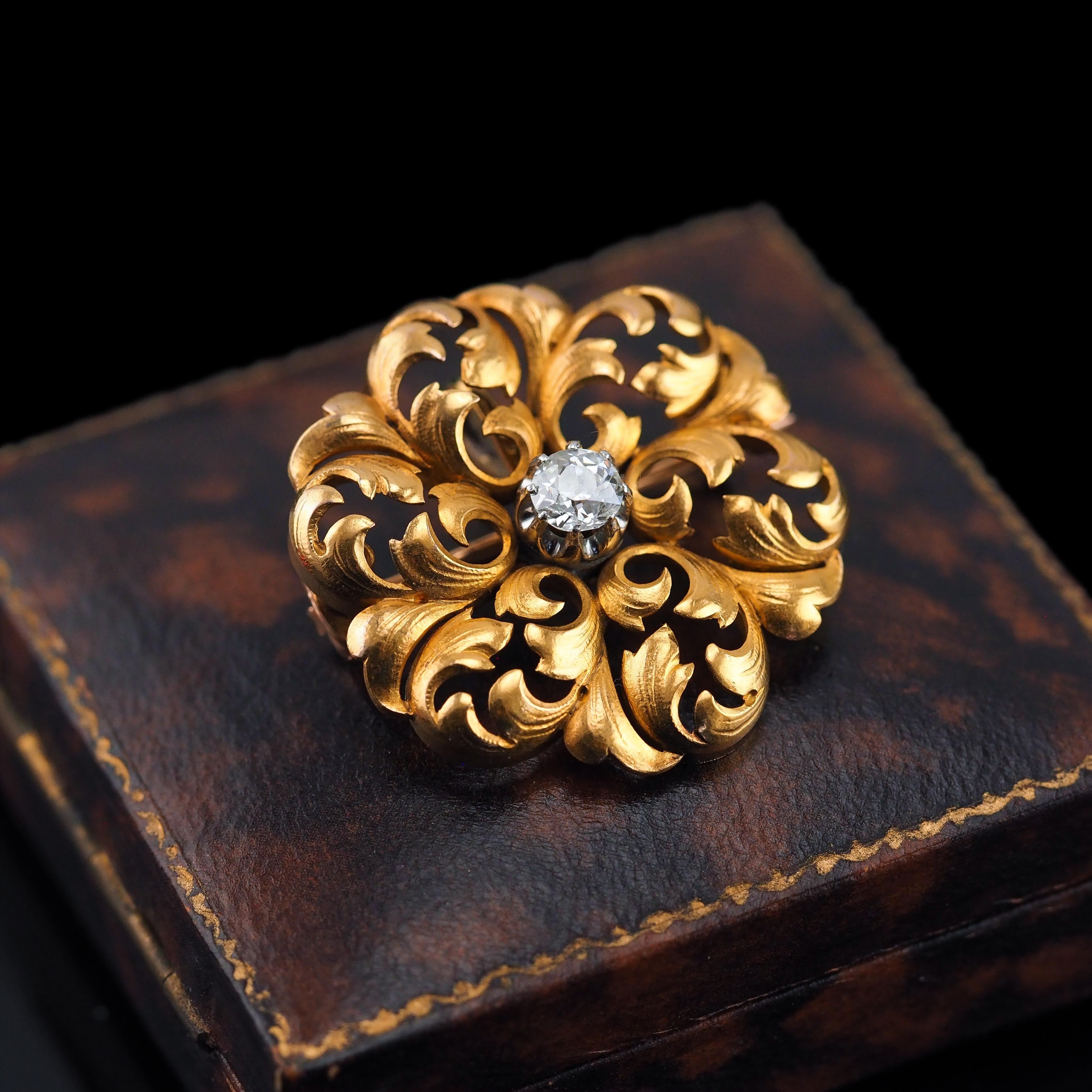 Antique French Diamond Necklace 18K Gold Pendant Brooch 19th C. Flower Acanthus For Sale 9