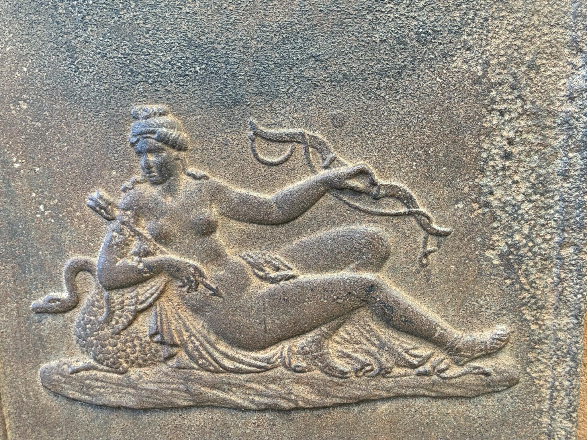 Antique French 'Diana' Fireback / Backsplash, XIX secolo, periodo Napoleone III in vendita 3