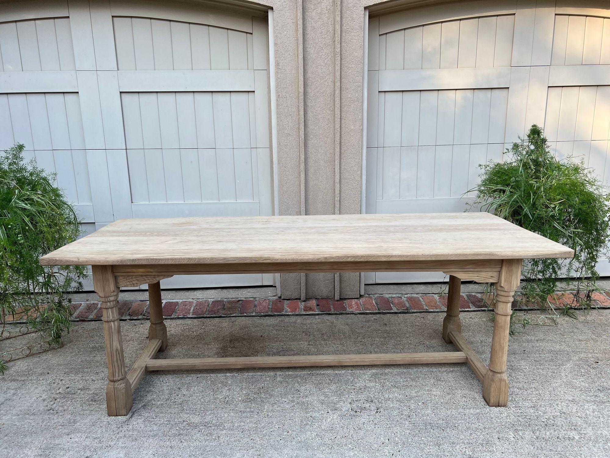 Antique French Dining Farm Bakers Table Bleached Oak Baluster Leg c1920.

Direct from France, a true antique French farm/ dining table in a large 86” (over 7 ft) length!

Solid oak, with a gorgeous patina, the original finish has been bleached to