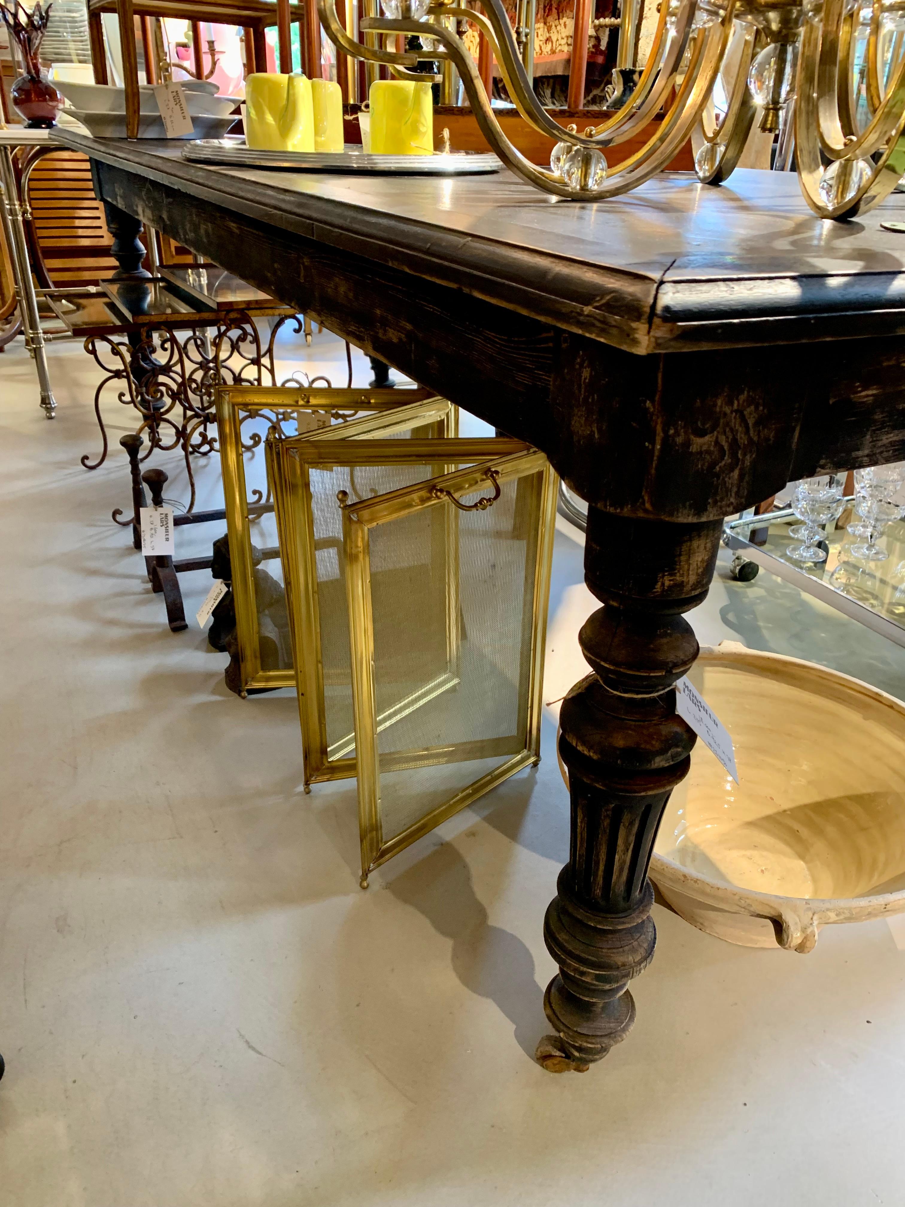 Table à manger française d'antiquités en vente 7