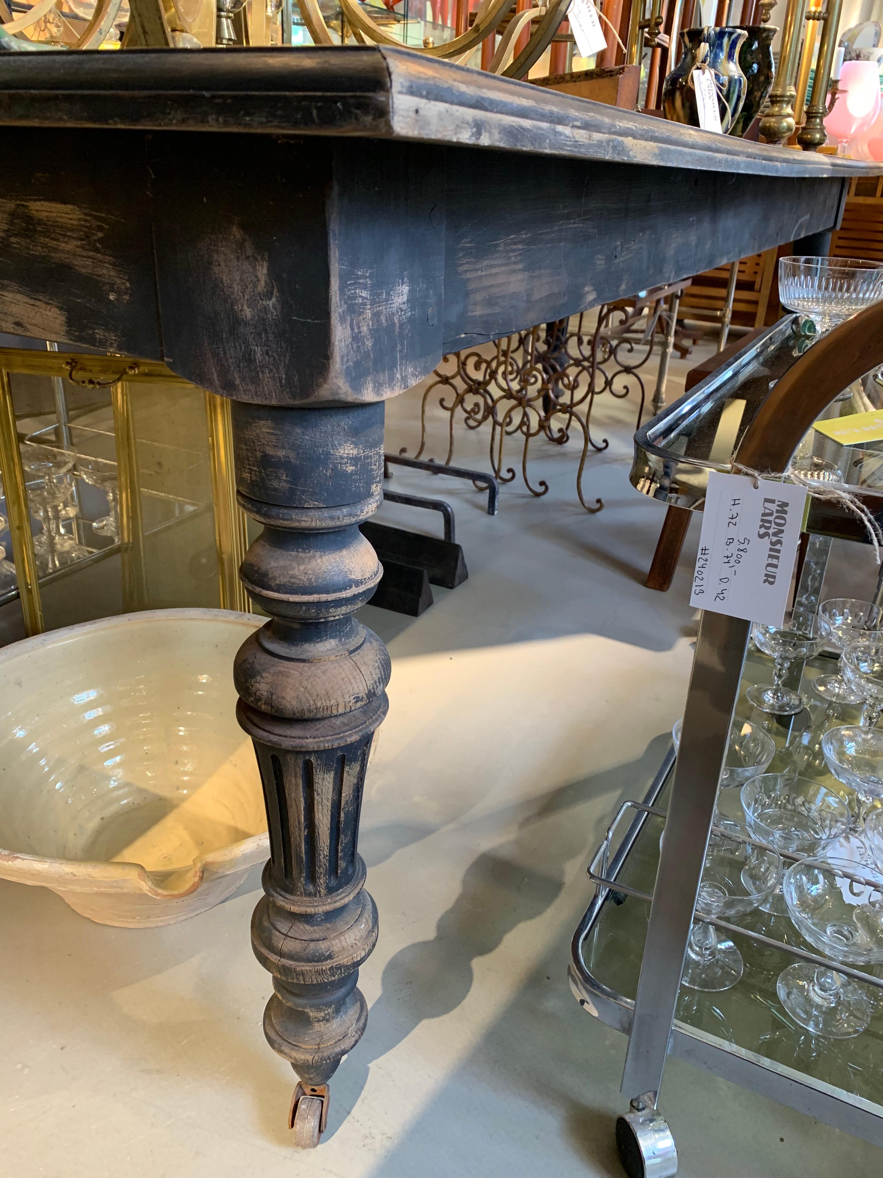 Table à manger française d'antiquités en vente 2