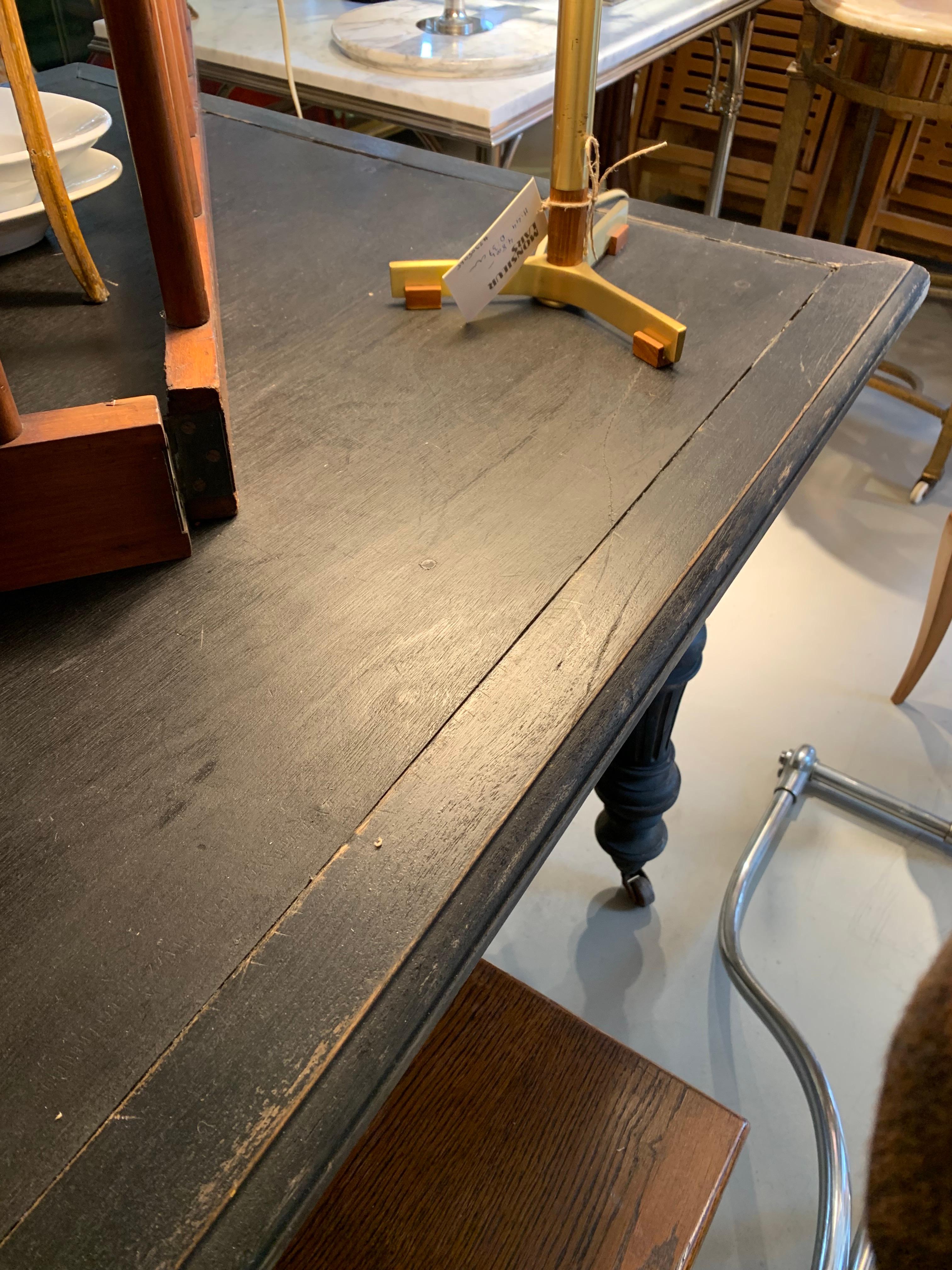 Table à manger française d'antiquités en vente 3