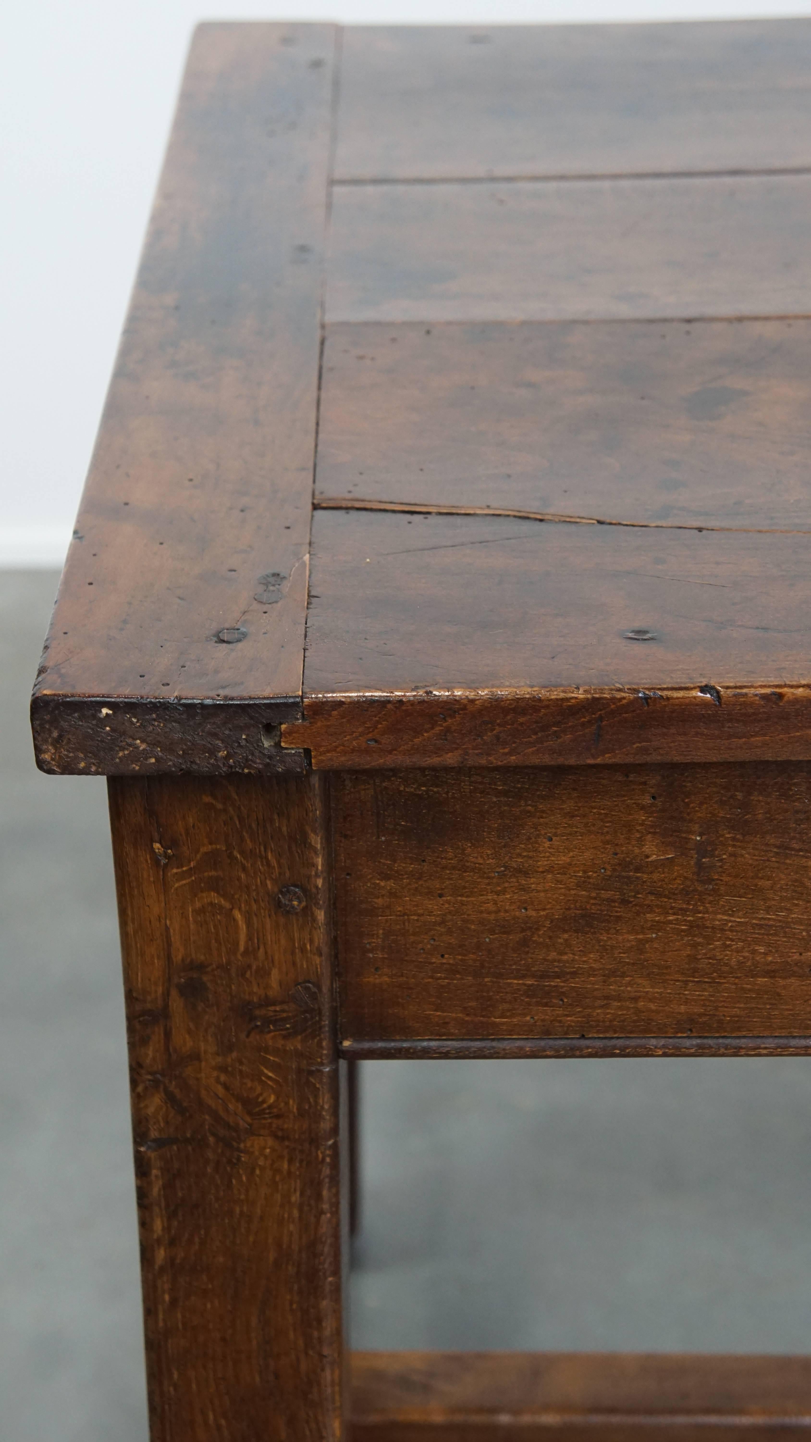 Antique French Dining Table in Fruitwood from the 18th Century with 2 Drawers For Sale 1