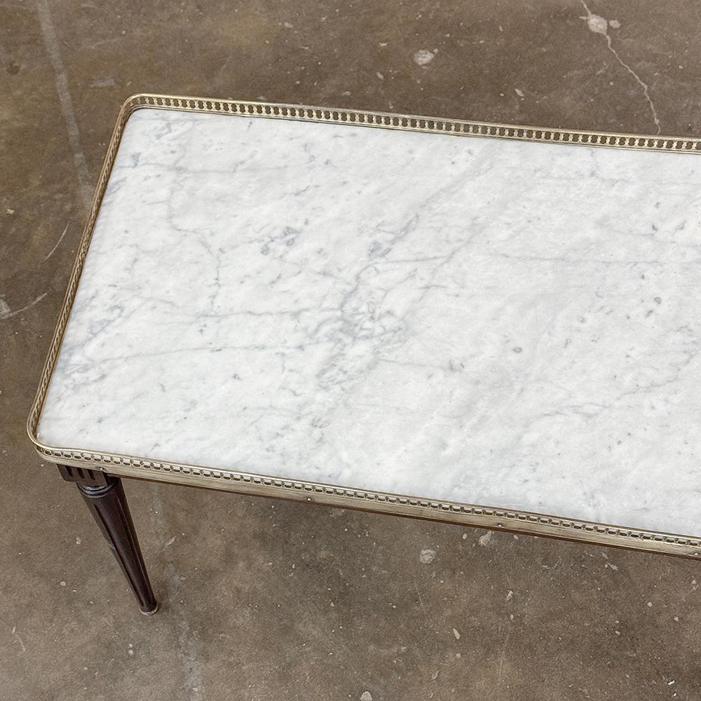 Ancienne table basse du Directoire français à plateau en marbre de Carrare en vente 8