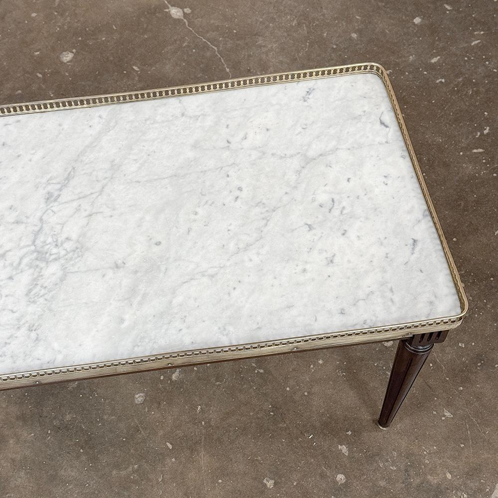 Ancienne table basse du Directoire français à plateau en marbre de Carrare en vente 9
