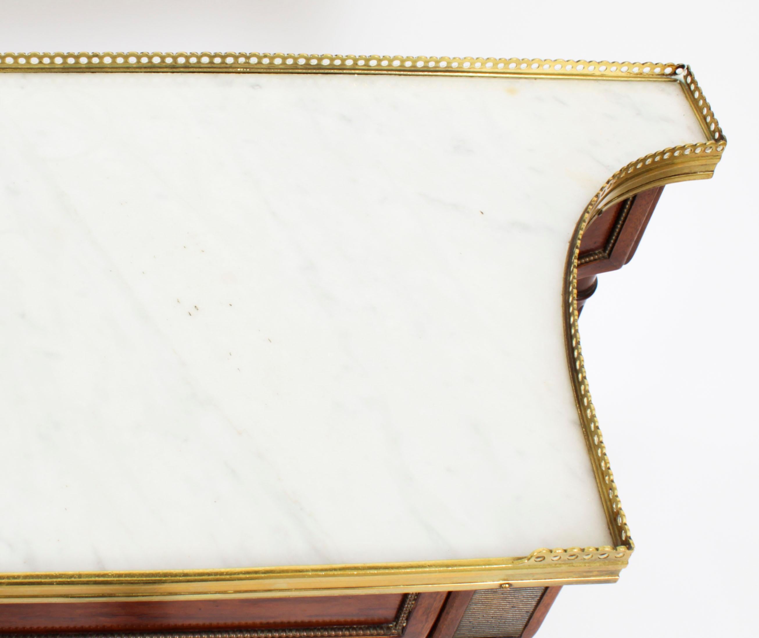 Antiker französischer Directoire-Konsolen-Beistelltisch aus dem 19. Jahrhundert (Goldbronze) im Angebot