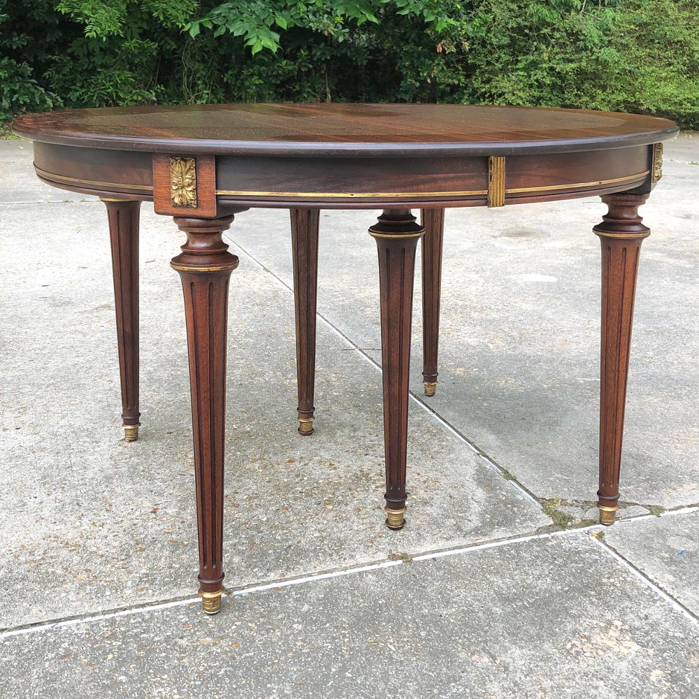 Antique French Directoire Dining Table 'with 2 Leaves' In Good Condition In Dallas, TX