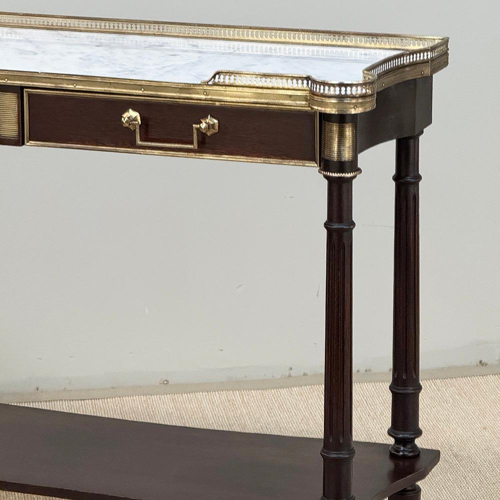 Ottone Antique French Directoire Console in mogano con piano in marmo di Carrara in vendita