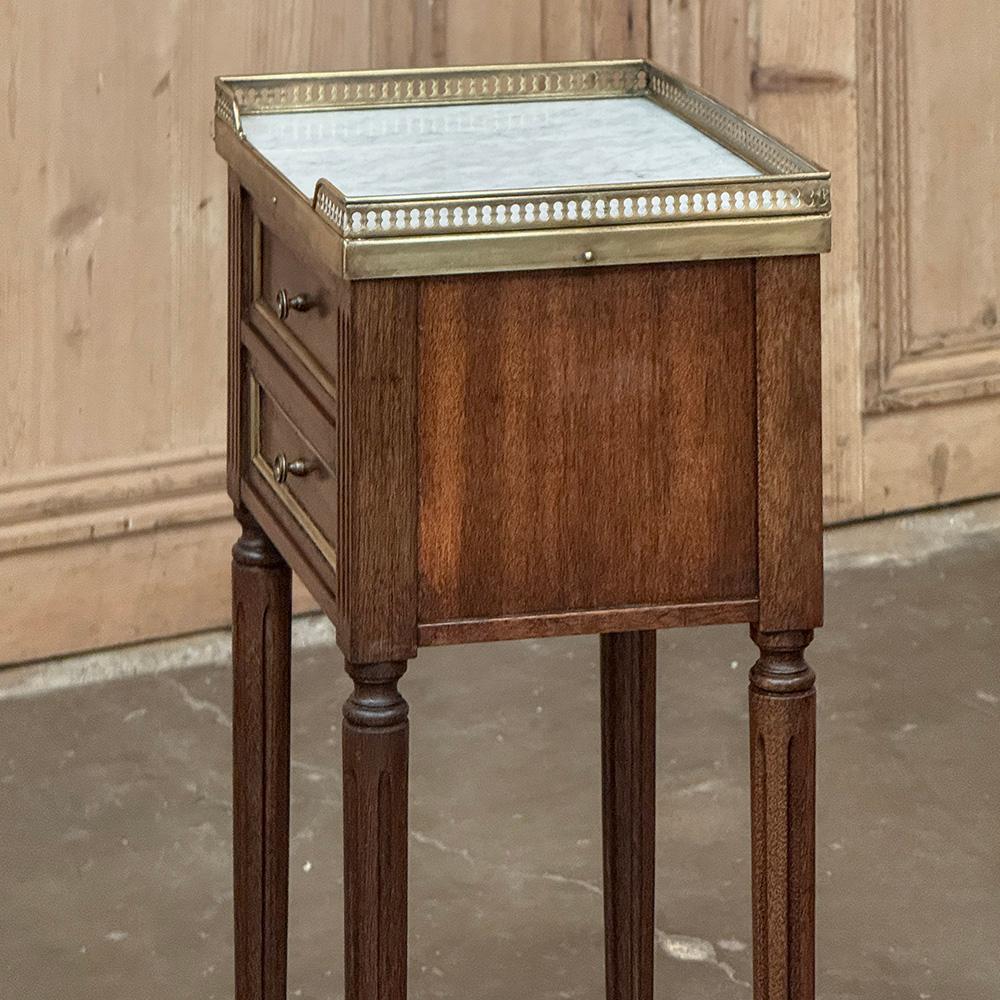 Antique French Directoire Mahogany End Table with Carrara Marble For Sale 5