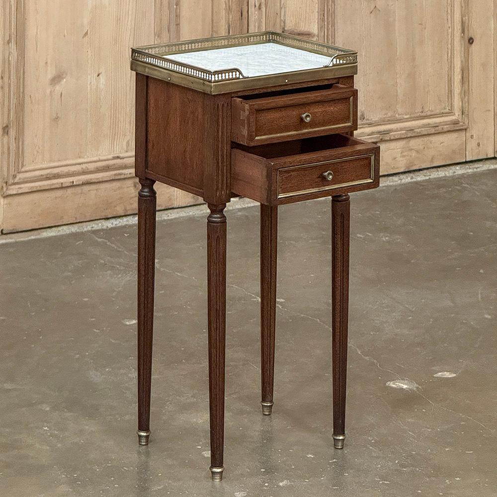 Antique French Directoire Mahogany End Table with Carrara Marble For Sale 7