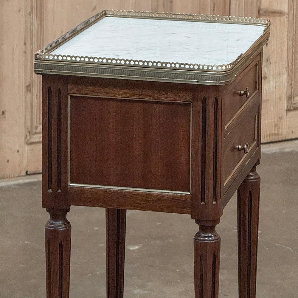 Antique French Directoire Mahogany End Table with Carrara Marble For Sale 7