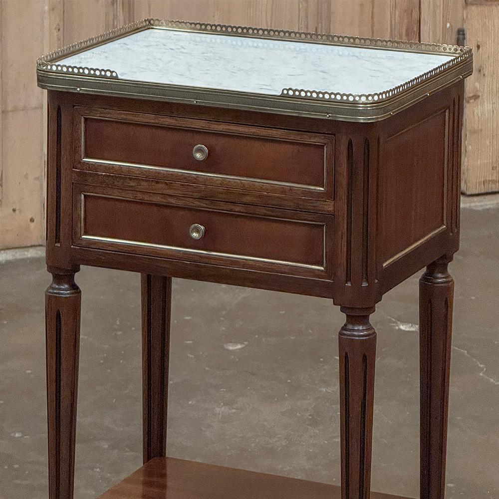 Antique French Directoire Mahogany End Table with Carrara Marble For Sale 2