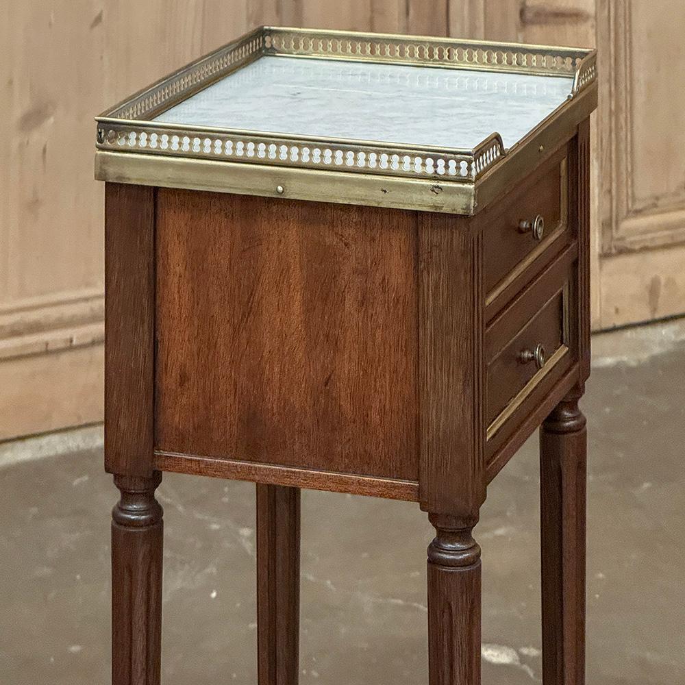Antique French Directoire Mahogany End Table with Carrara Marble For Sale 3