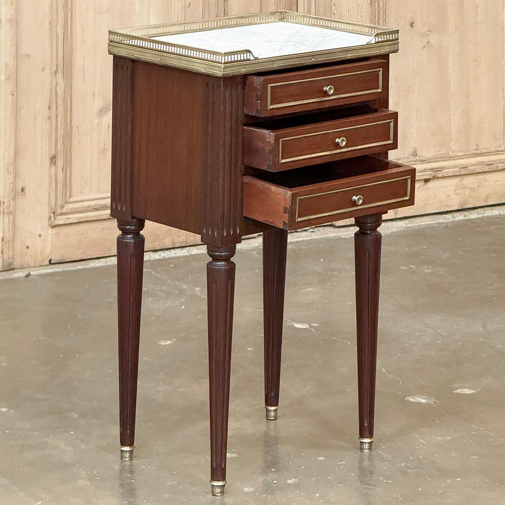 Antique French Directoire Neoclassical End Table with Carrara Marble For Sale 7