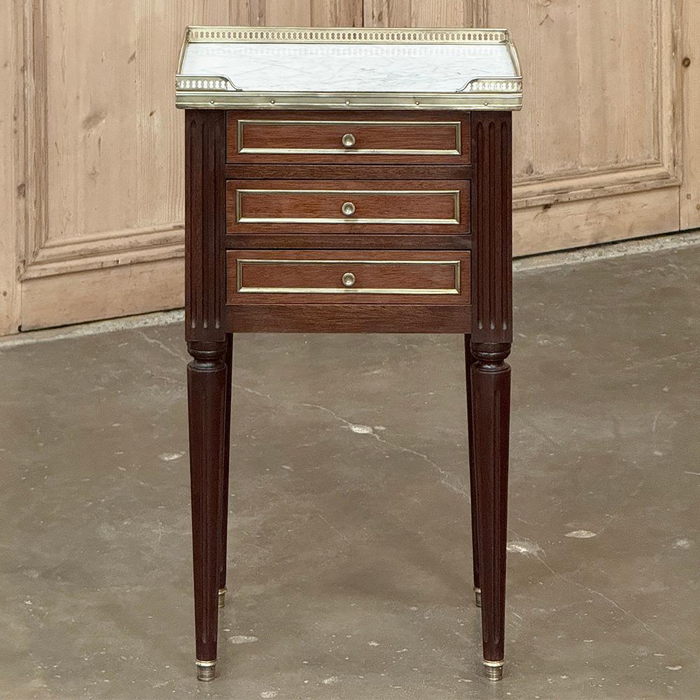 Antique French Directoire Neoclassical End Table with Carrara Marble In Good Condition For Sale In Dallas, TX