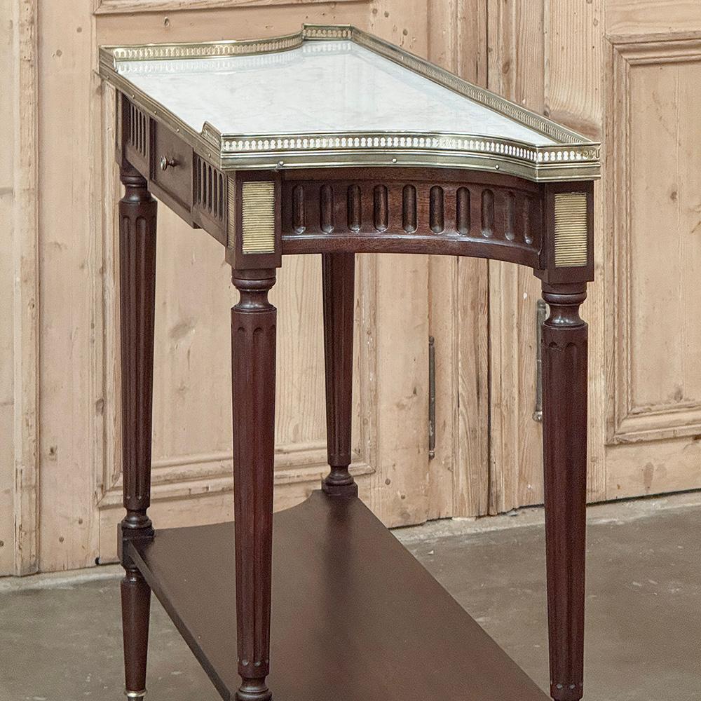 Antique French Directoire Consola Neoclásica de Caoba con Mármol de Carrara en venta 4