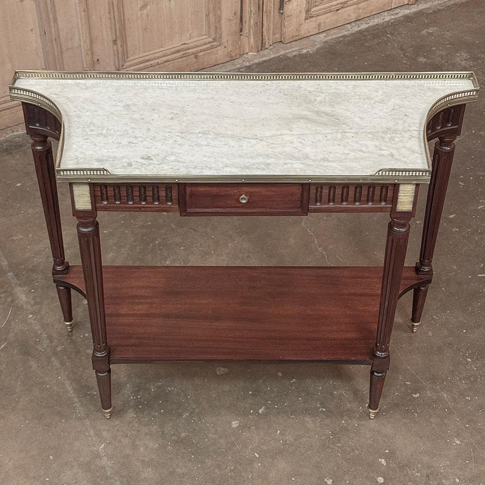 Antique French Directoire Consola Neoclásica de Caoba con Mármol de Carrara en venta 7
